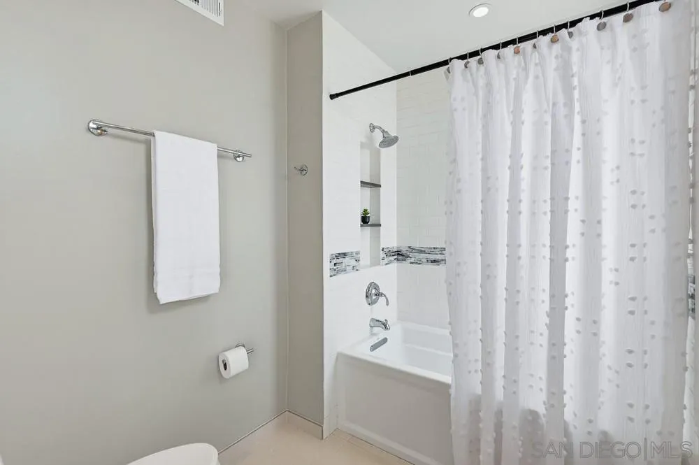 https://cdn.realtyfeed.com/cdn/127/260011395/553796ff342dedd139f71abfd3d3a780.webp