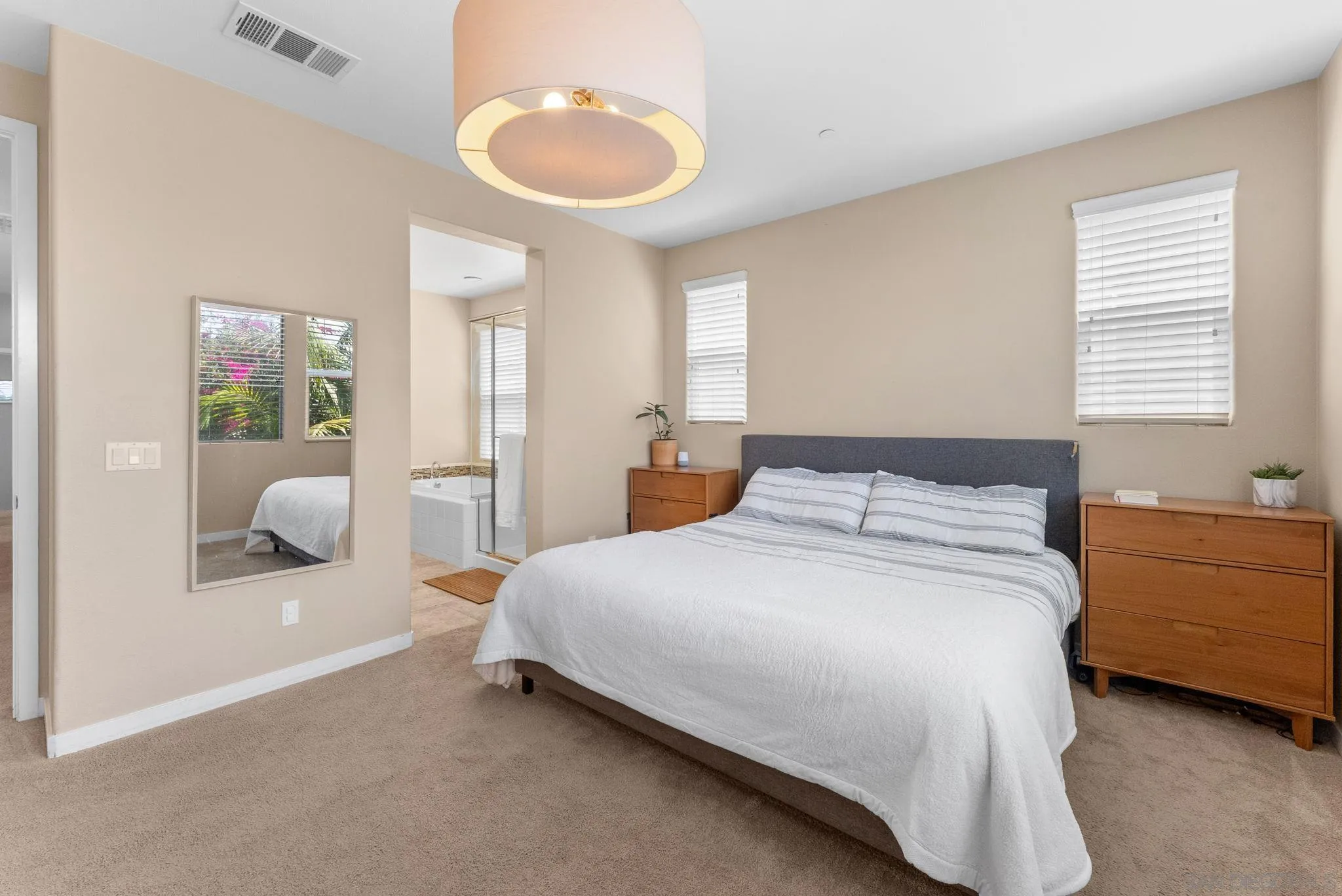https://cdn.realtyfeed.com/cdn/127/260011397/03e6e02ac596a03818e67de0f5e333aa.webp