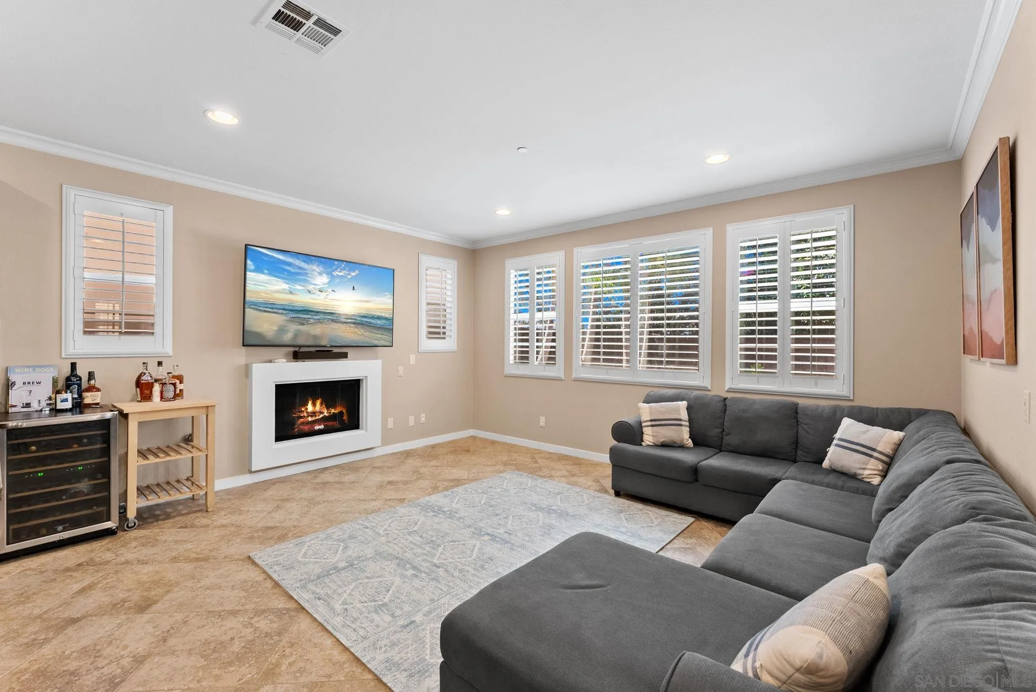 https://cdn.realtyfeed.com/cdn/127/260011397/0984693d6e667f947a6fe7c127f9dc1a.webp