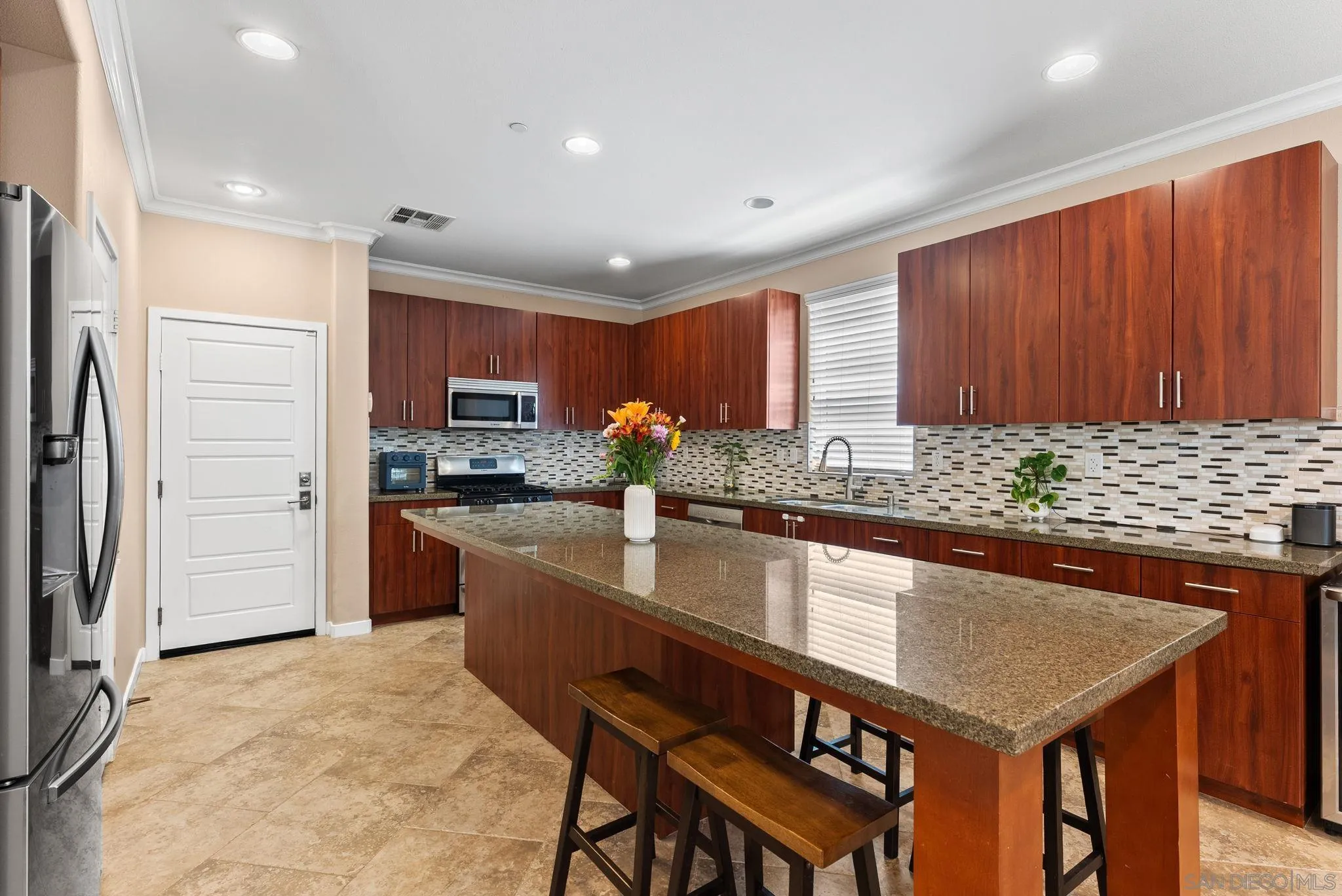 https://cdn.realtyfeed.com/cdn/127/260011397/8c4021b84b82a89ceb07f9f6d3e496f8.webp