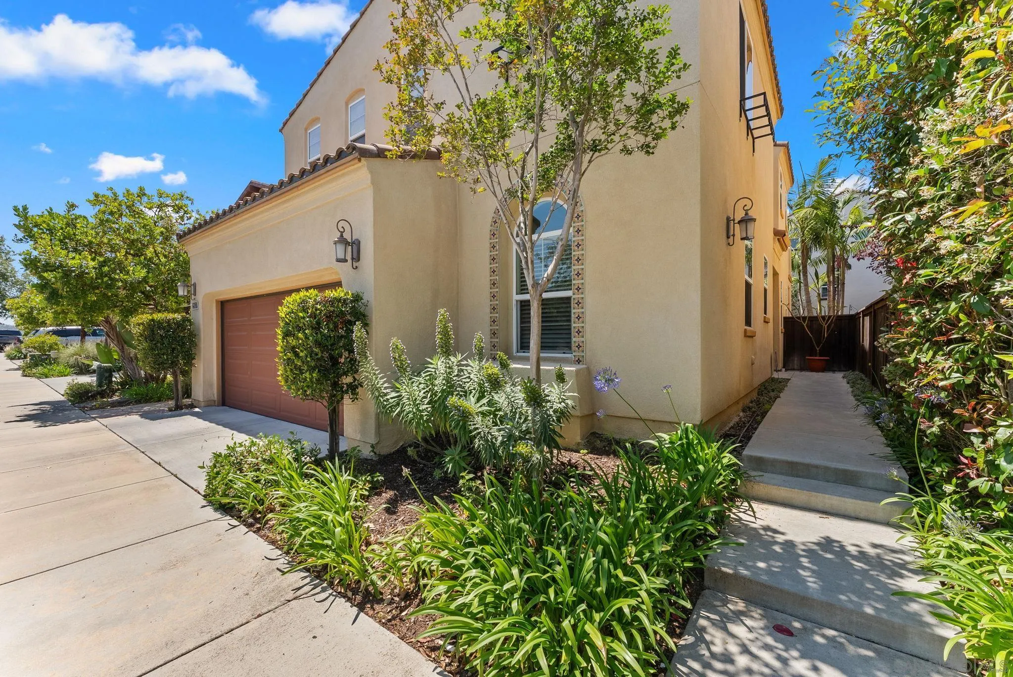 https://cdn.realtyfeed.com/cdn/127/260011397/c71205b81f4f15d6eb99e905ad9ffbd2.webp