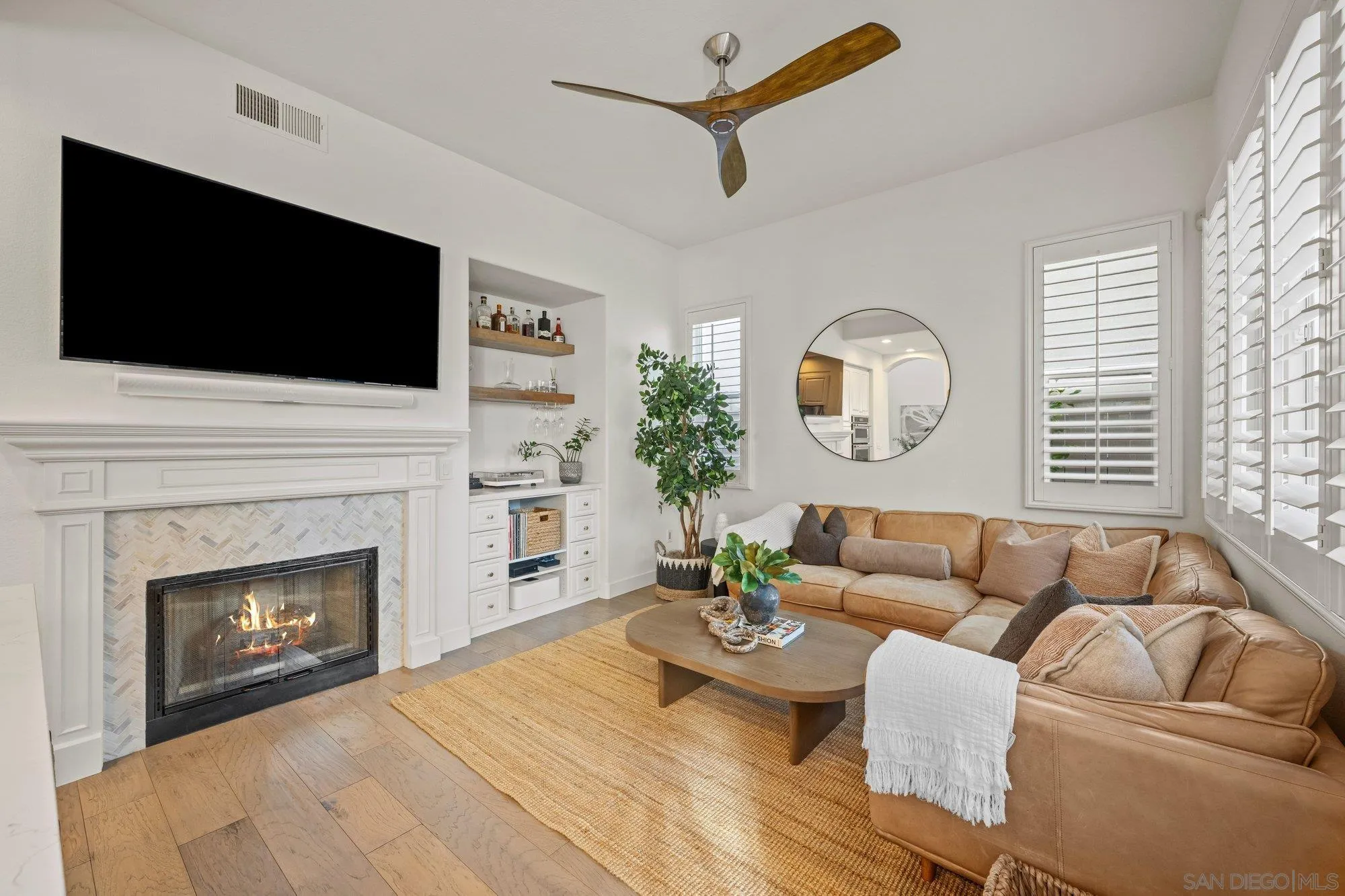 https://cdn.realtyfeed.com/cdn/127/260011398/5af7ff2709899be5921c012b976f3797.webp