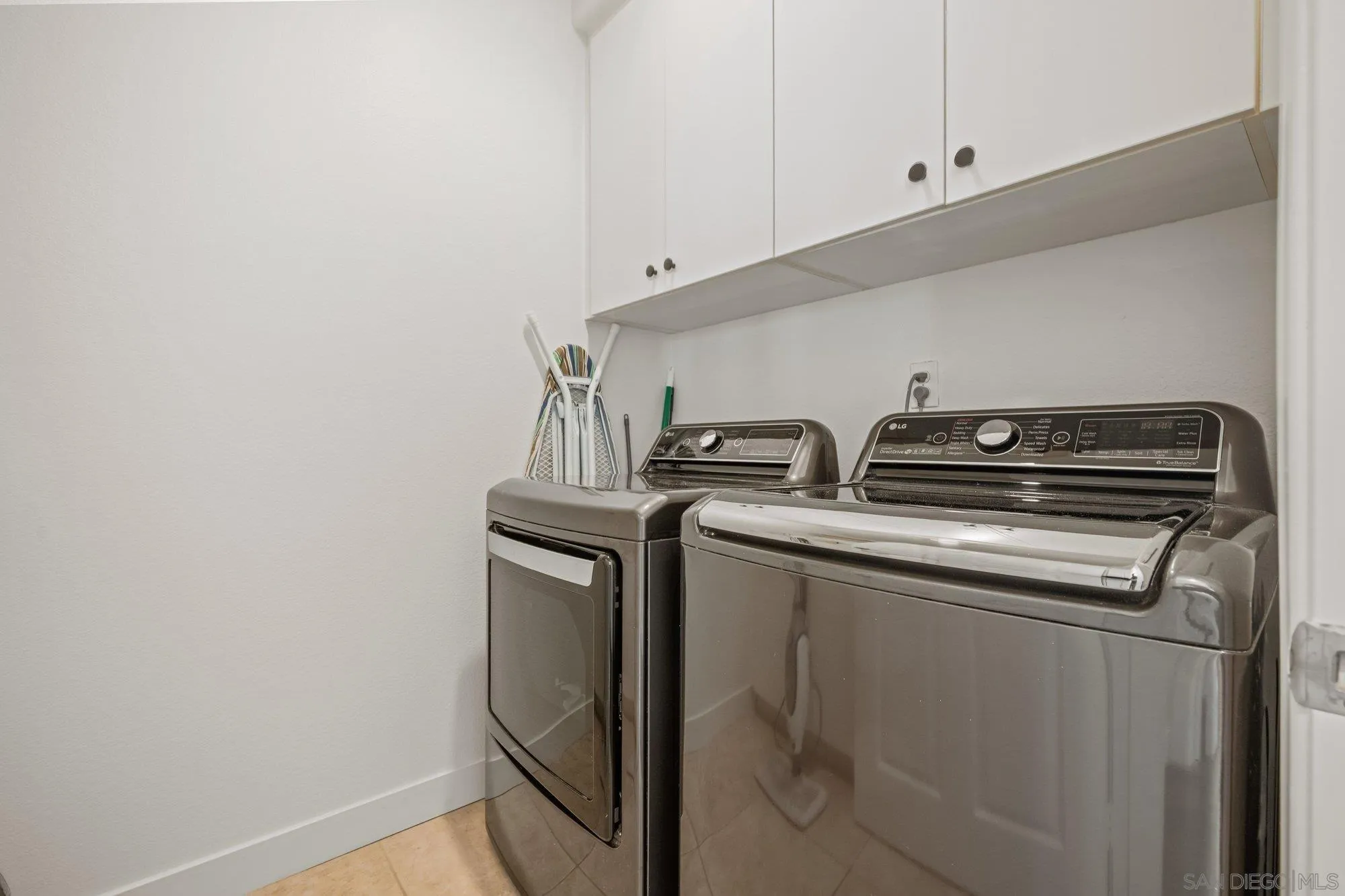 https://cdn.realtyfeed.com/cdn/127/260011398/cca0cf1580eb1f41db2791aecabd2a44.webp