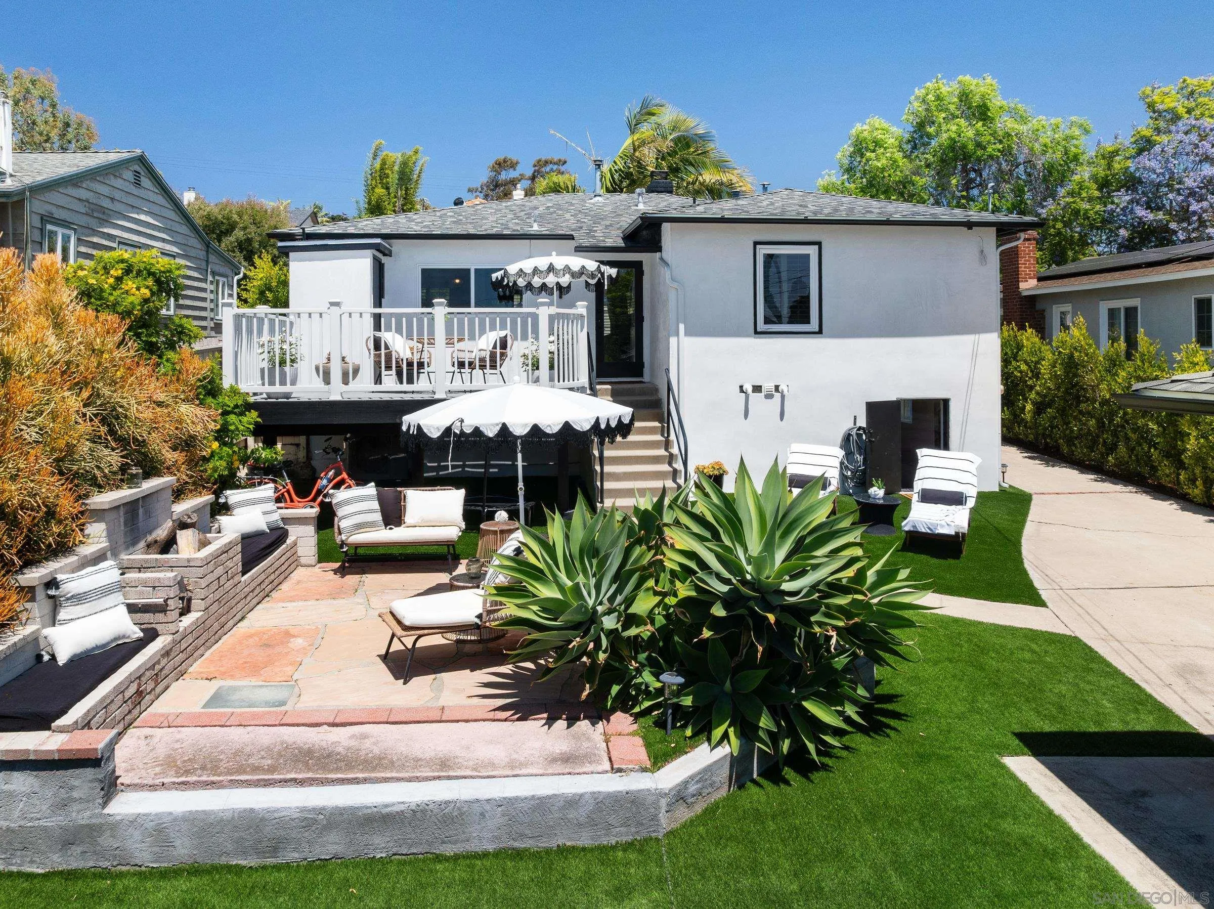 https://cdn.realtyfeed.com/cdn/127/260011399/6f3ba3c0a48d7b6a47ad292528e9b384.webp