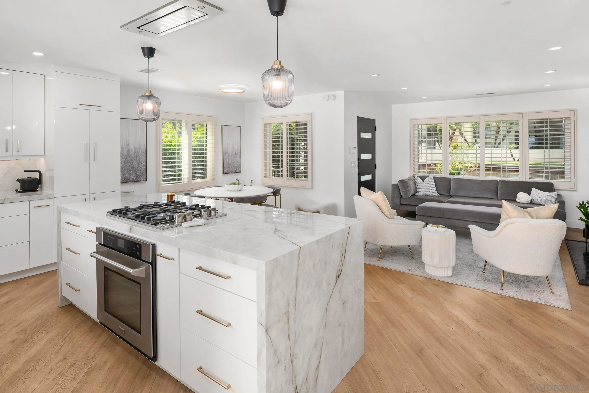 https://cdn.realtyfeed.com/cdn/127/260011399/9ca53f1b2613266078e5f63a380d5d04.webp