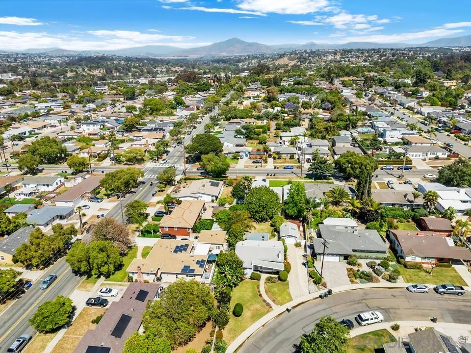 https://cdn.realtyfeed.com/cdn/127/260011400/7db13a5818b083d463c771c8ec0fcfc5.webp