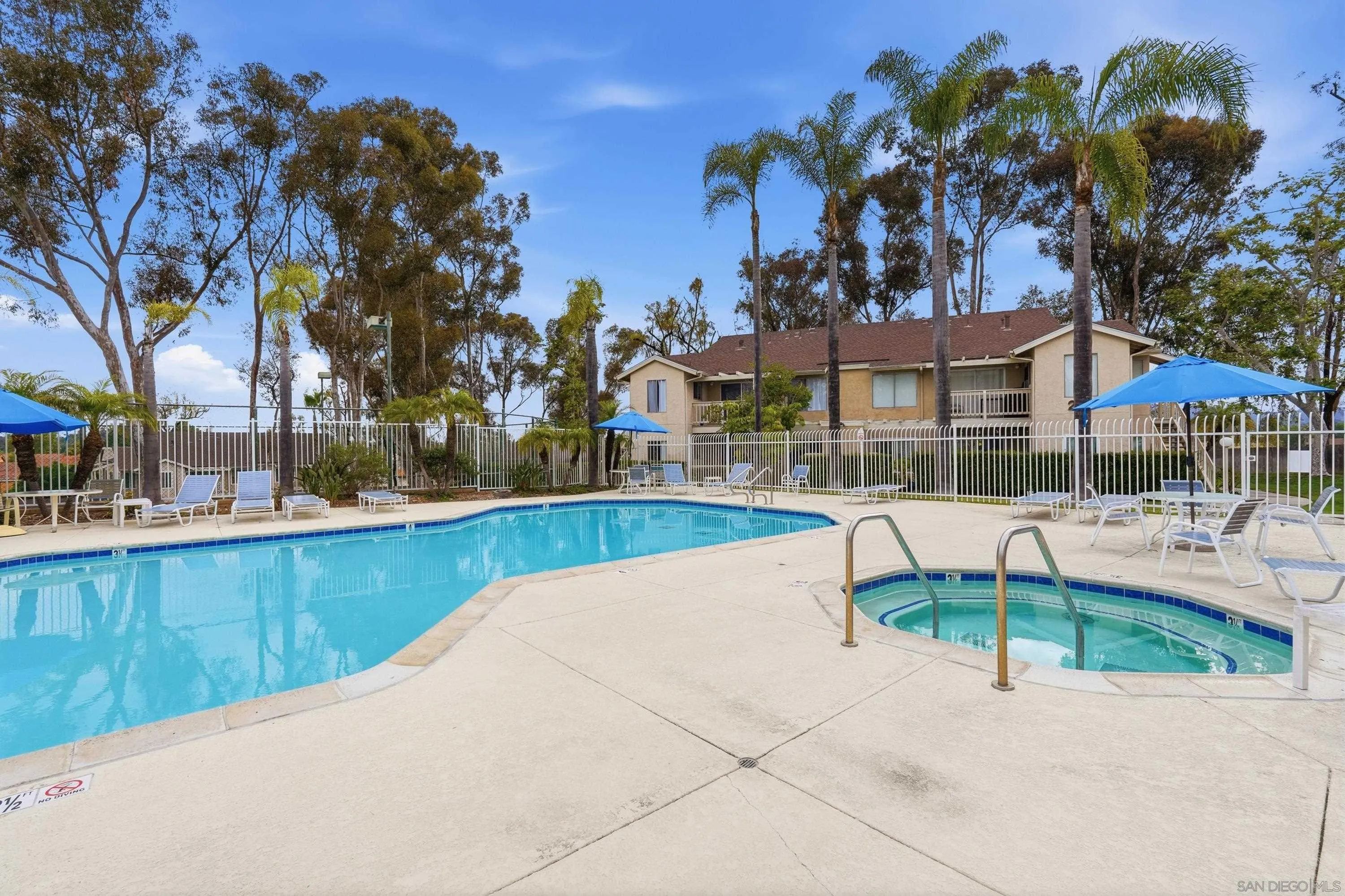 https://cdn.realtyfeed.com/cdn/127/260011404/0f376fbf2378562cdbc99a5ce378f711.webp