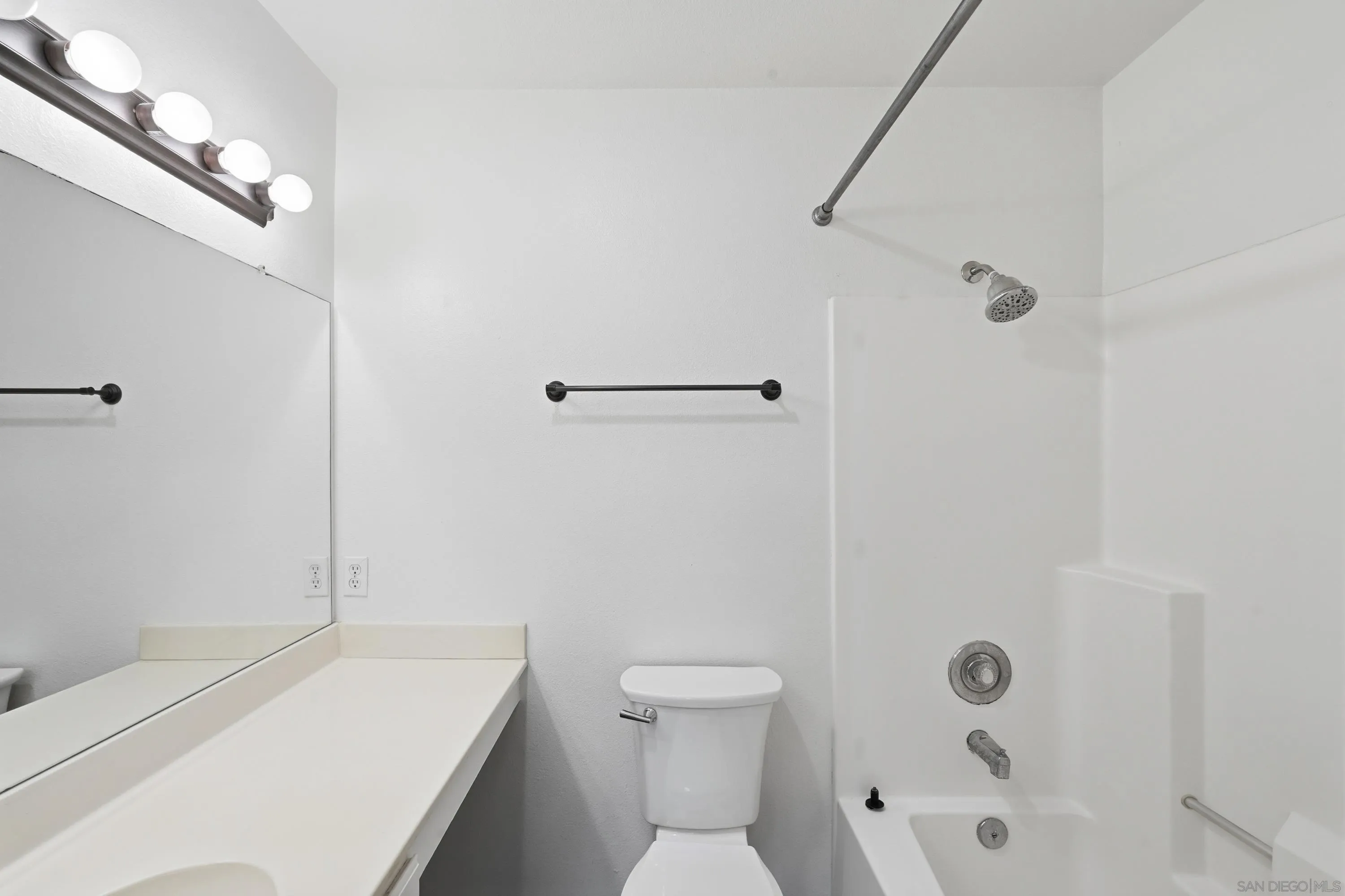 https://cdn.realtyfeed.com/cdn/127/260011404/1597720f013923f441cdab613670baae.webp