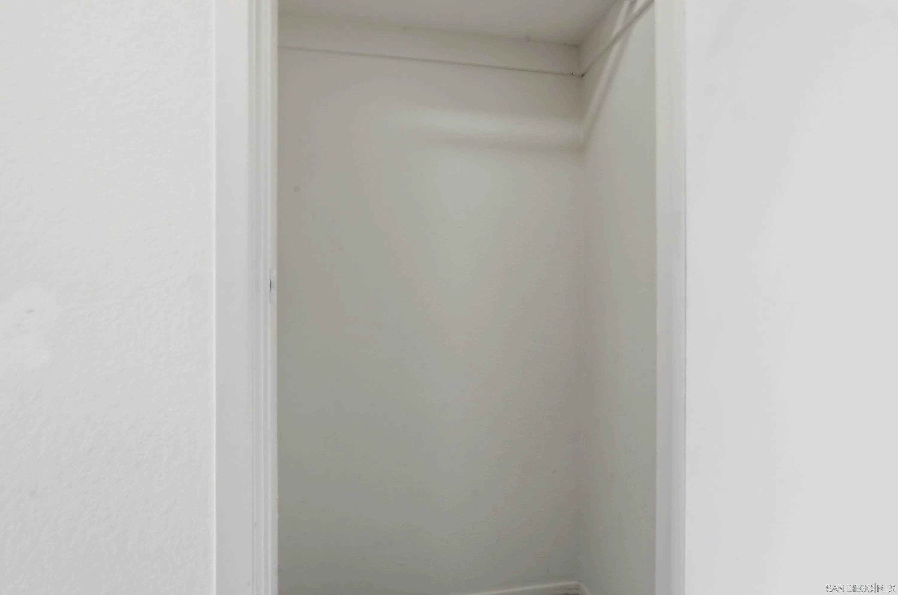 https://cdn.realtyfeed.com/cdn/127/260011404/30af5fa4b1fbda0d09c94cf95c0b7feb.webp