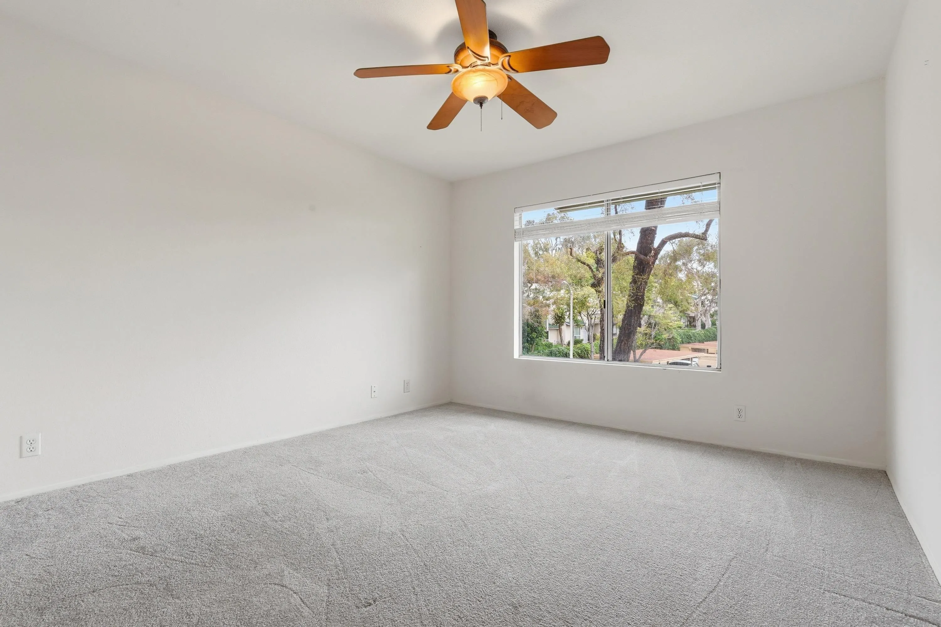 https://cdn.realtyfeed.com/cdn/127/260011404/4adba00f6db0f07e58886b135f6ba892.webp