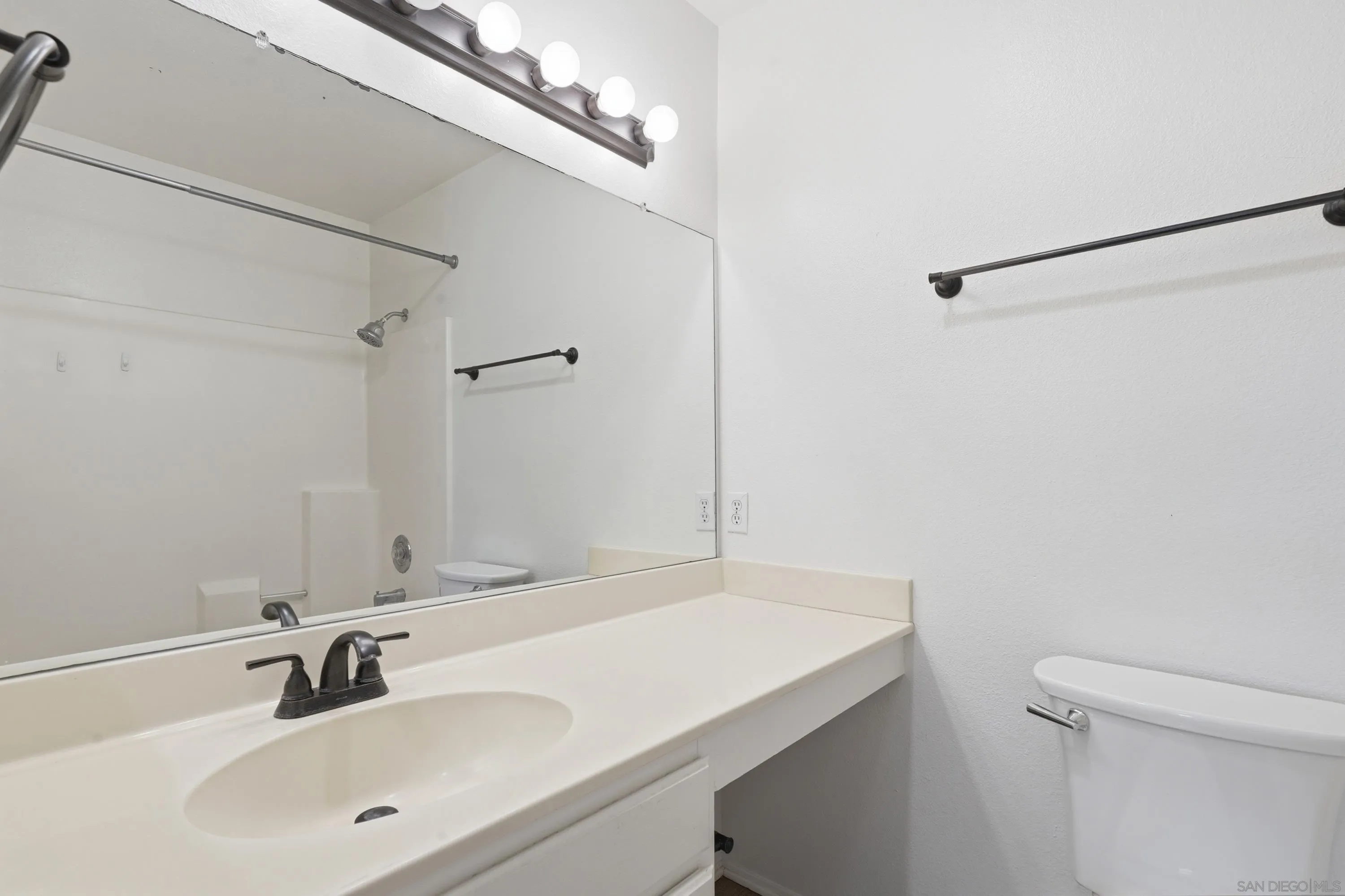 https://cdn.realtyfeed.com/cdn/127/260011404/5a9abeb4c697db9d70ae3007be7fc6ec.webp