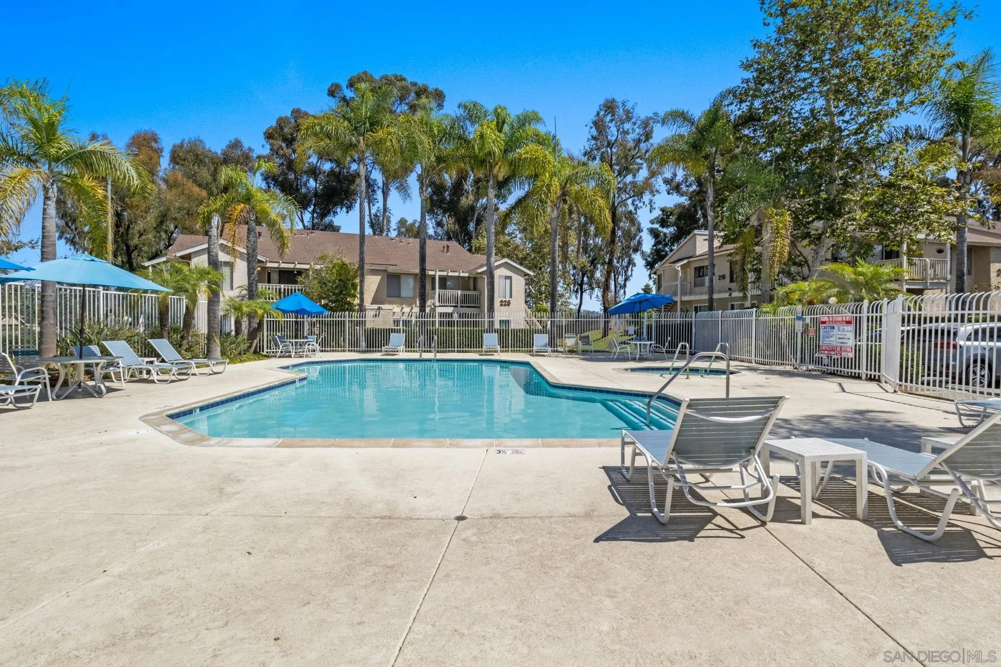 https://cdn.realtyfeed.com/cdn/127/260011404/628136d67d388ab0667cfa7931d132c3.webp