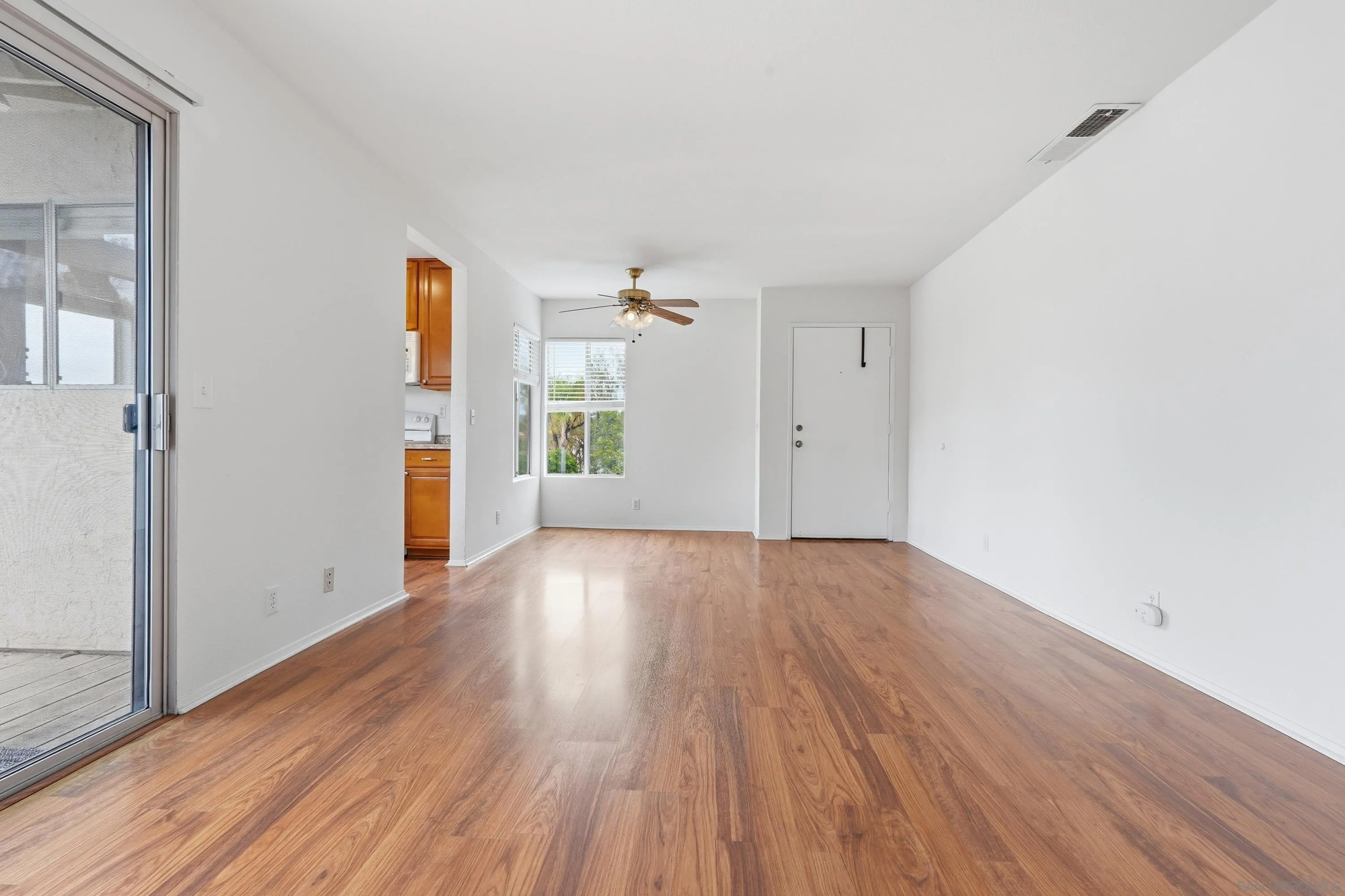 https://cdn.realtyfeed.com/cdn/127/260011404/748348269798ec7b55088d2294dac1ee.webp
