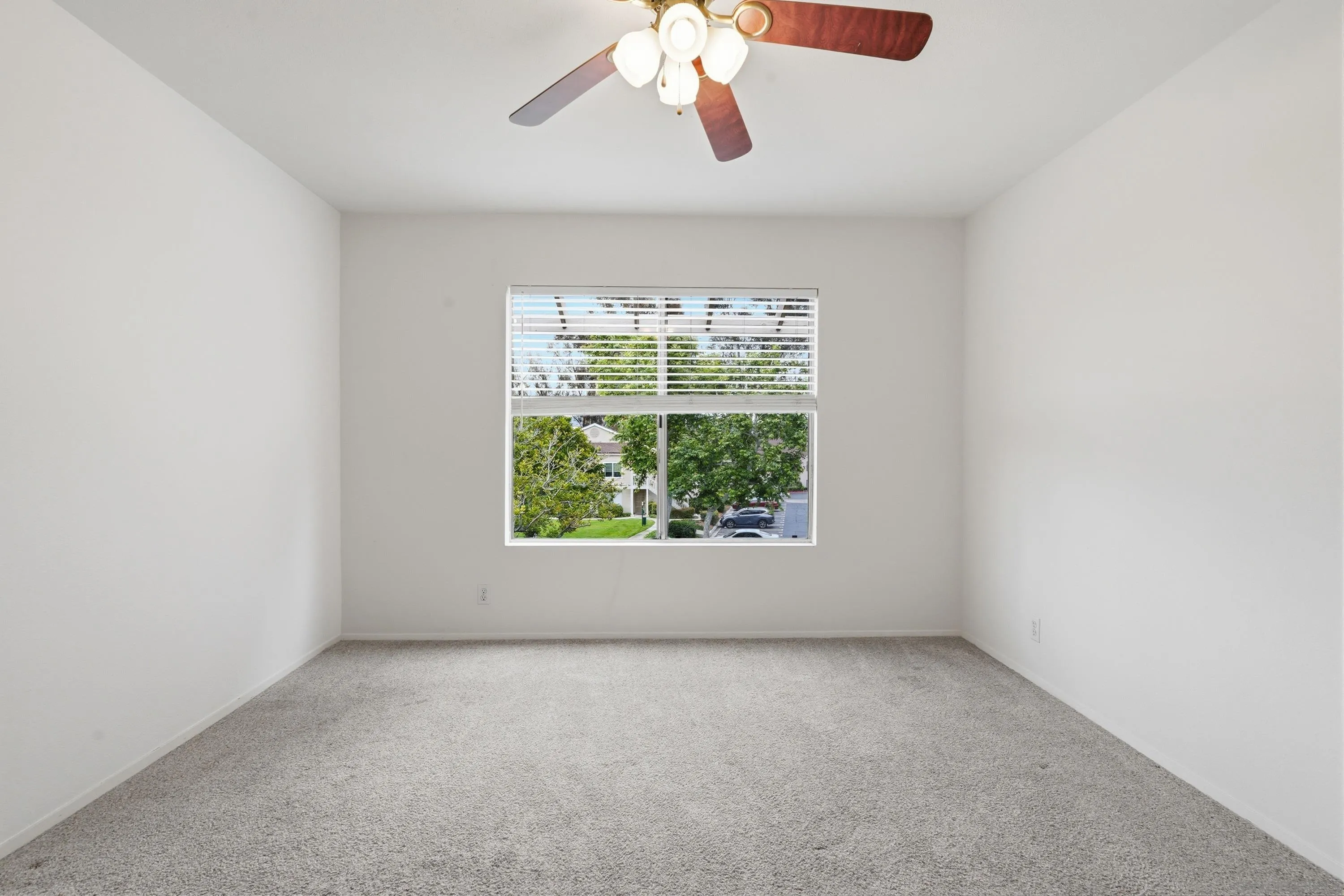 https://cdn.realtyfeed.com/cdn/127/260011404/941b95659d6605bf3446b0119b166297.webp