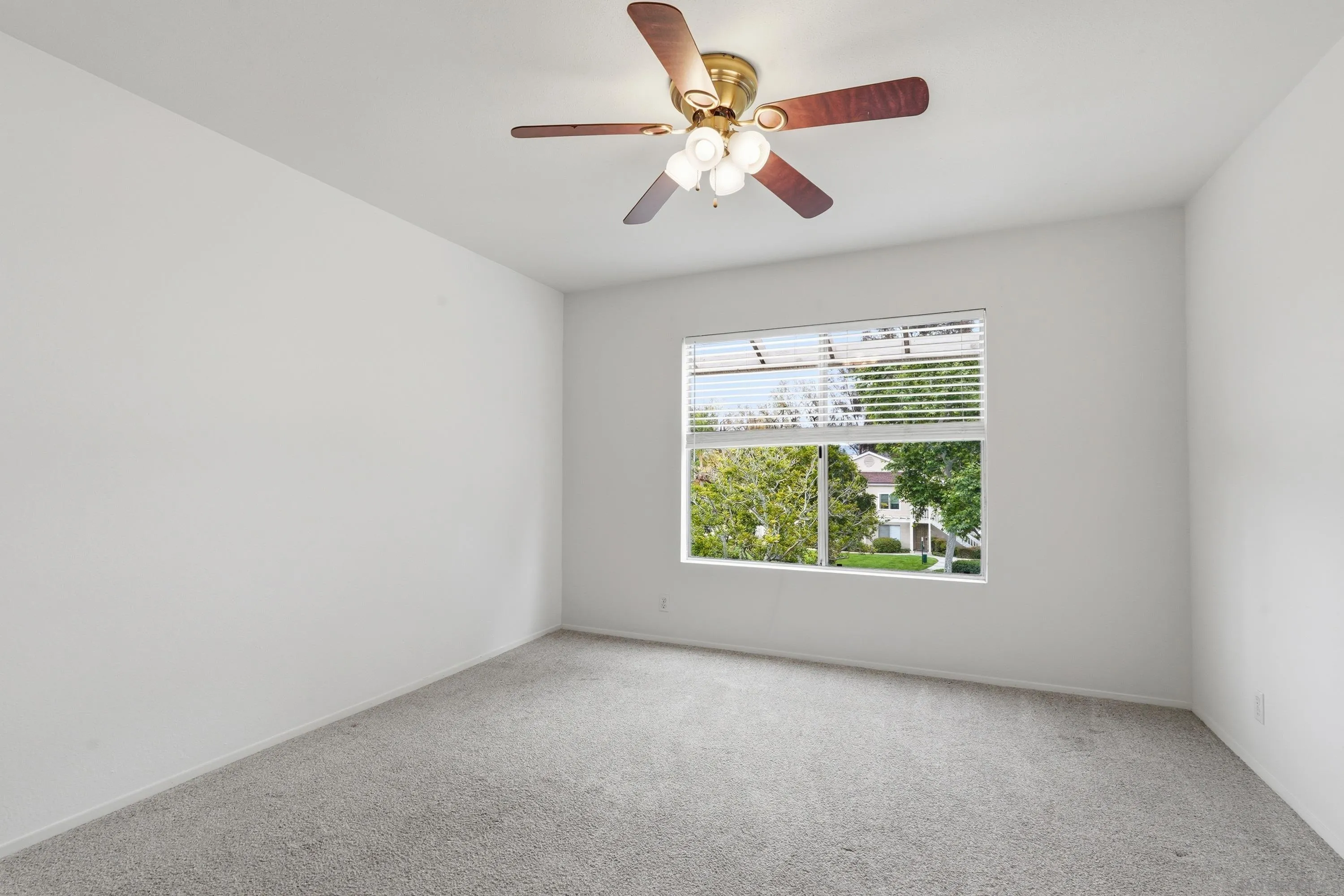 https://cdn.realtyfeed.com/cdn/127/260011404/dc3634616ad736a2135b542ecf5880fd.webp