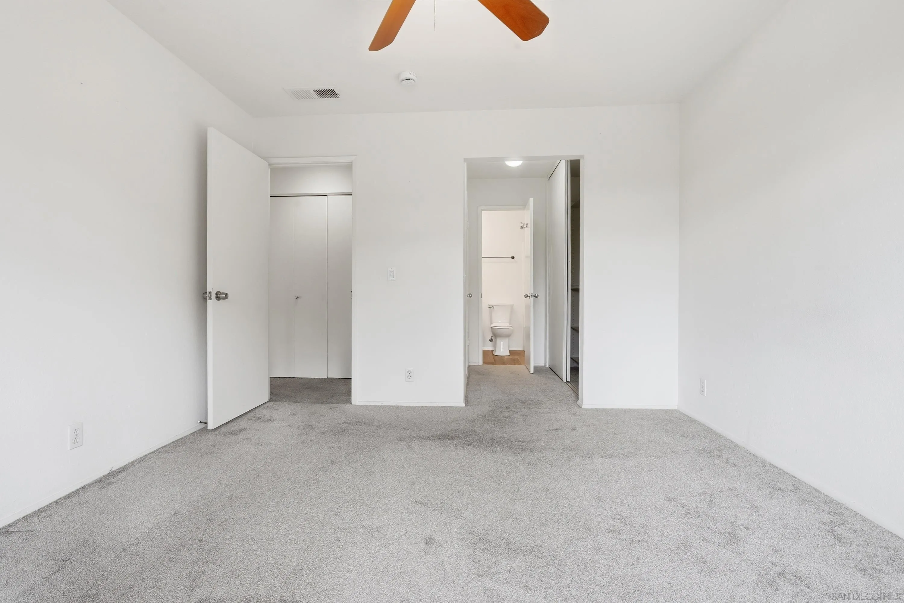 https://cdn.realtyfeed.com/cdn/127/260011404/f8998ffaf54f309c6b8a41d5e8a4528c.webp