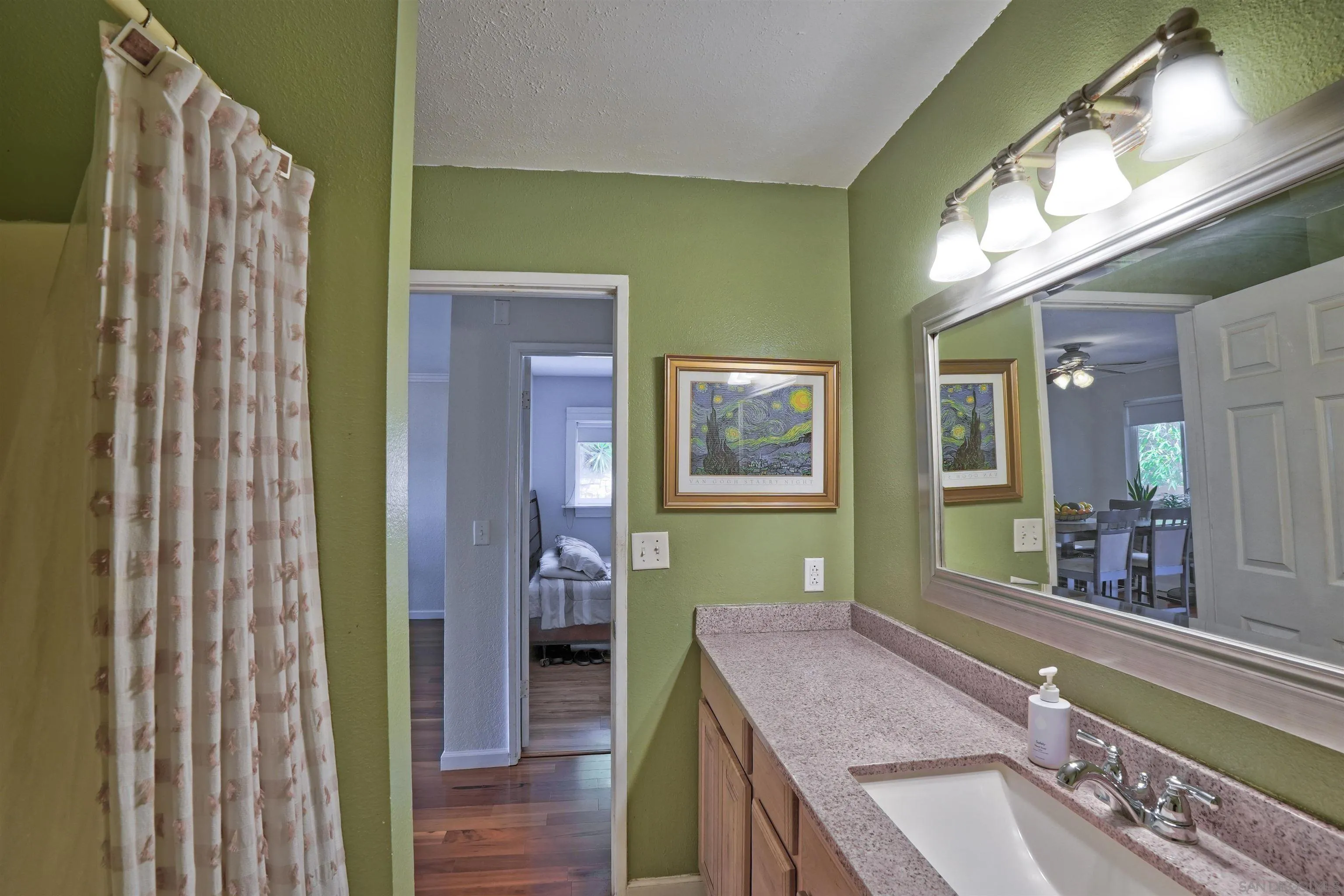 https://cdn.realtyfeed.com/cdn/127/260011405/a30b34c80f469365dade4463626585d3.webp