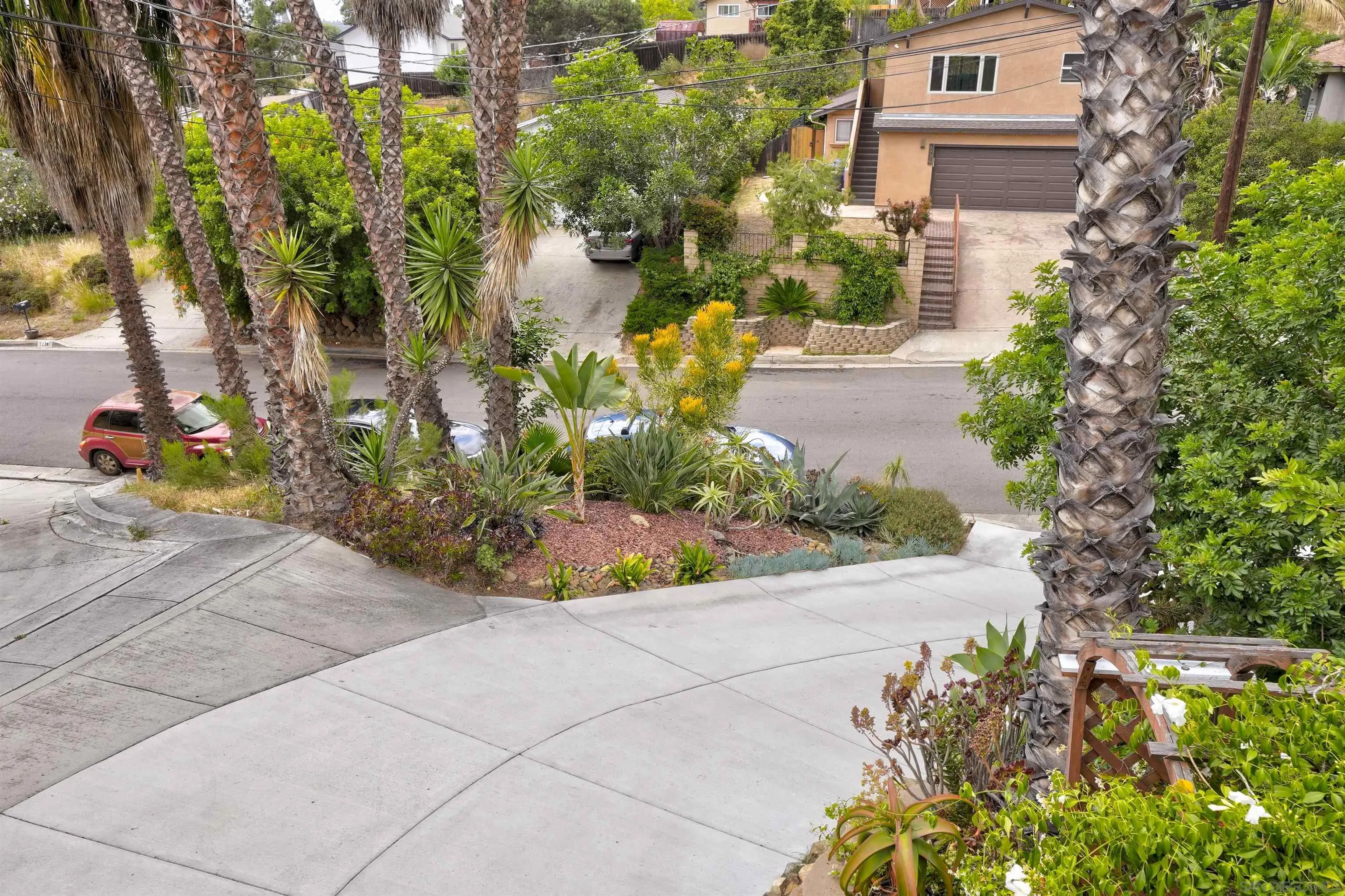 https://cdn.realtyfeed.com/cdn/127/260011405/aa38692eef629a4eb9b53882adef9421.webp