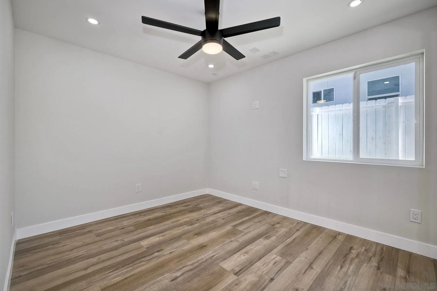 Photo #33: 260011406 Listing: Photo #33