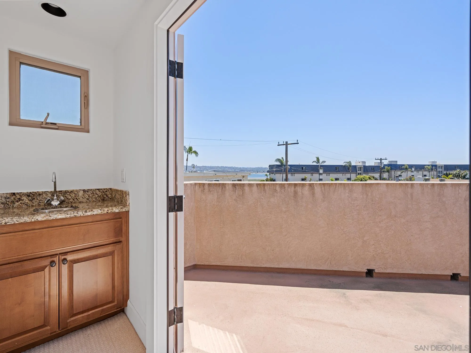 Photo #4: 260011407 Listing: Photo #4