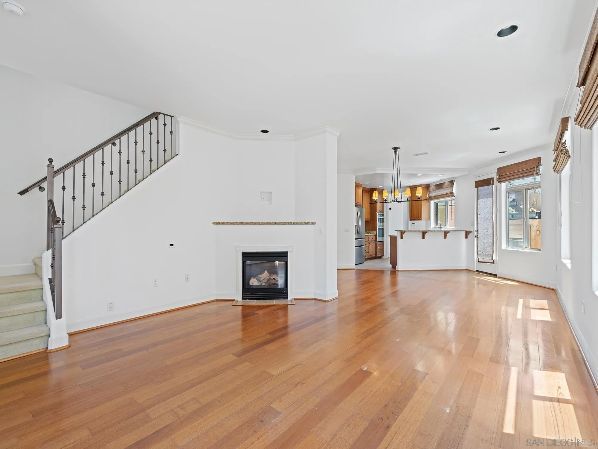 Photo #2: 260011407 Listing: Photo #2