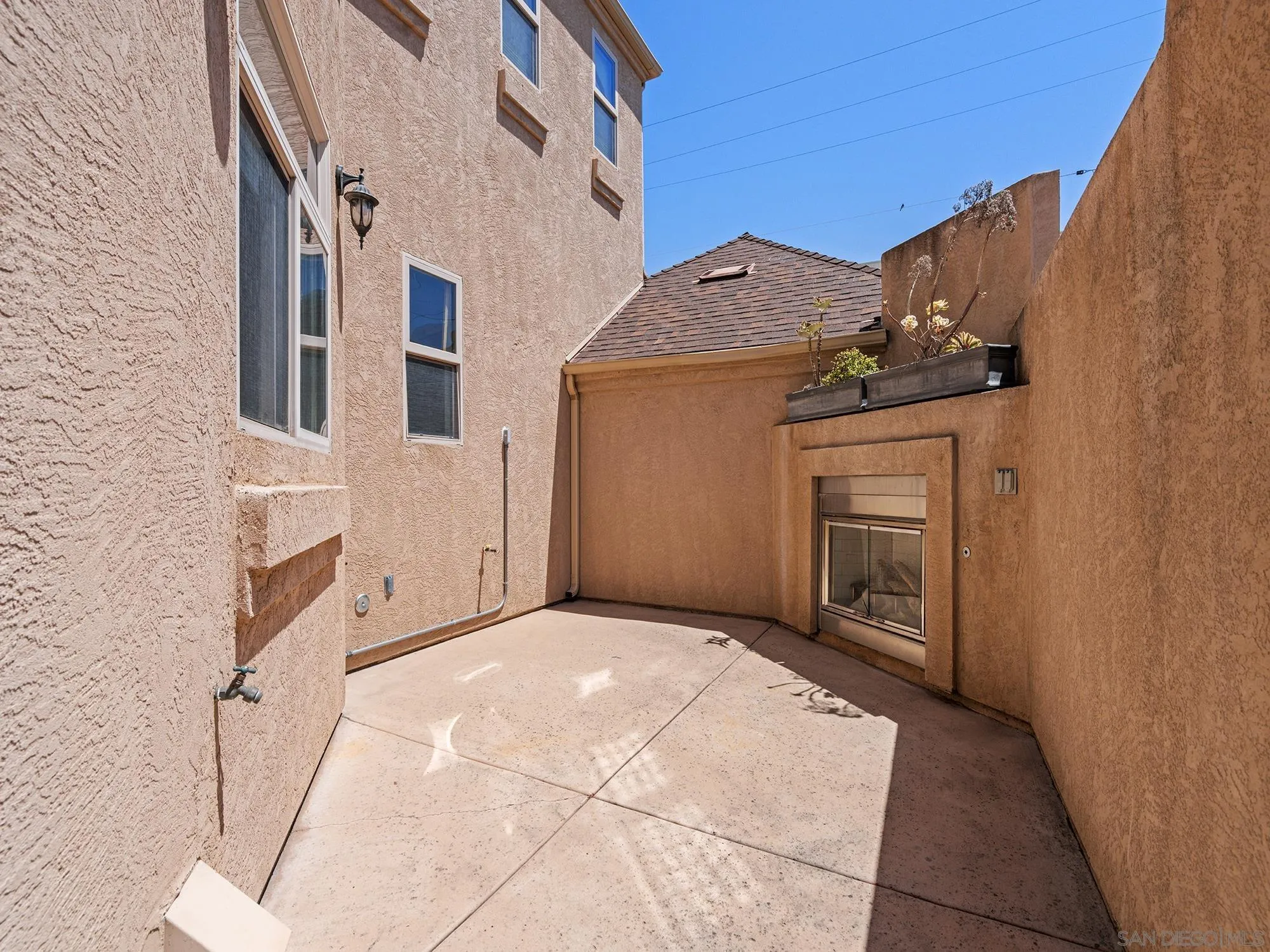 Photo #3: 260011407 Listing: Photo #3