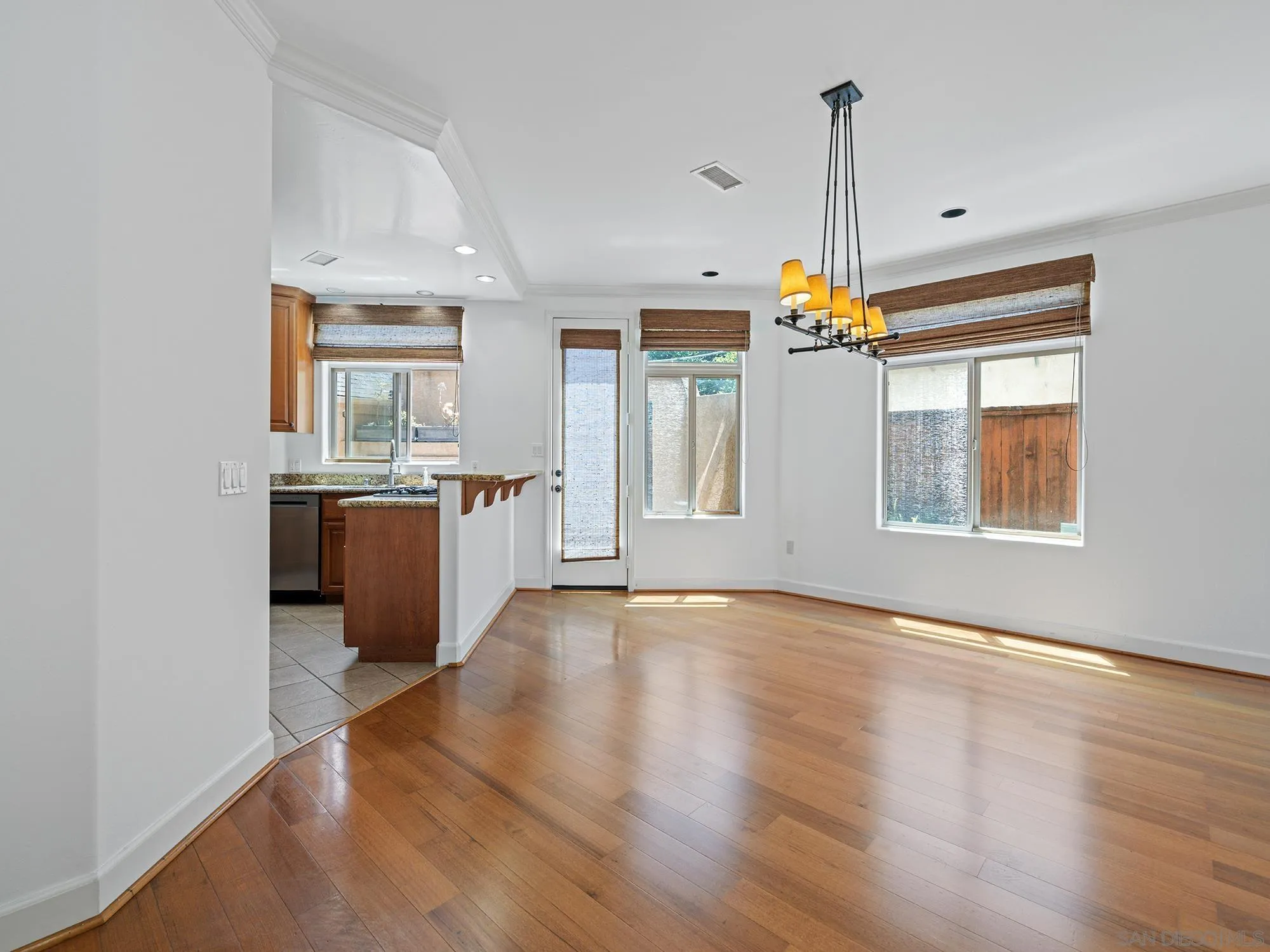 Photo #8: 260011407 Listing: Photo #8