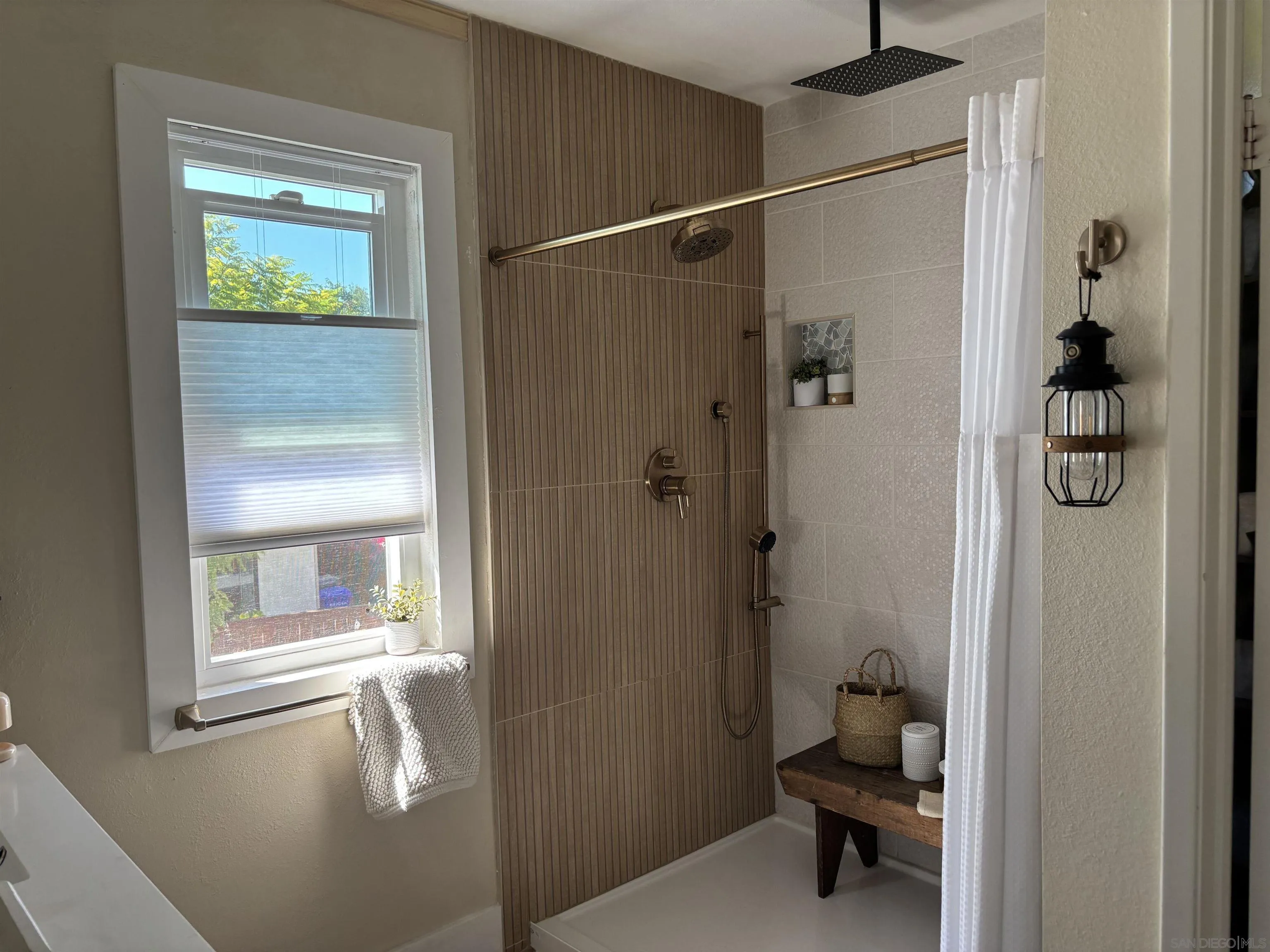 Photo #43: 260011410 Listing: Photo #43