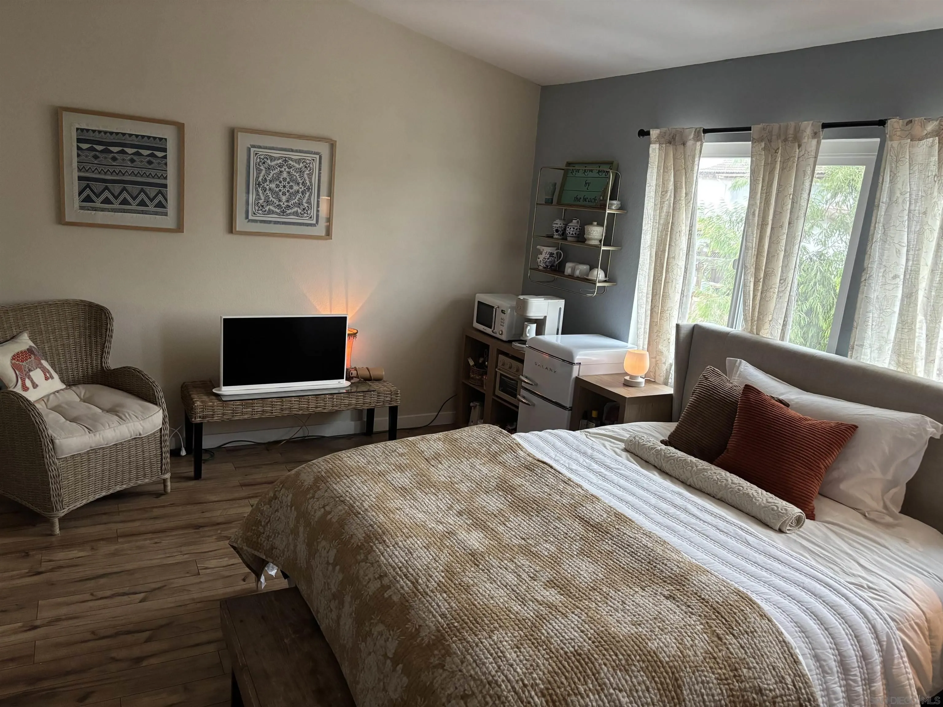 https://cdn.realtyfeed.com/cdn/127/260011410/f51f4abd137d96f3e33405301e3b0c25.webp