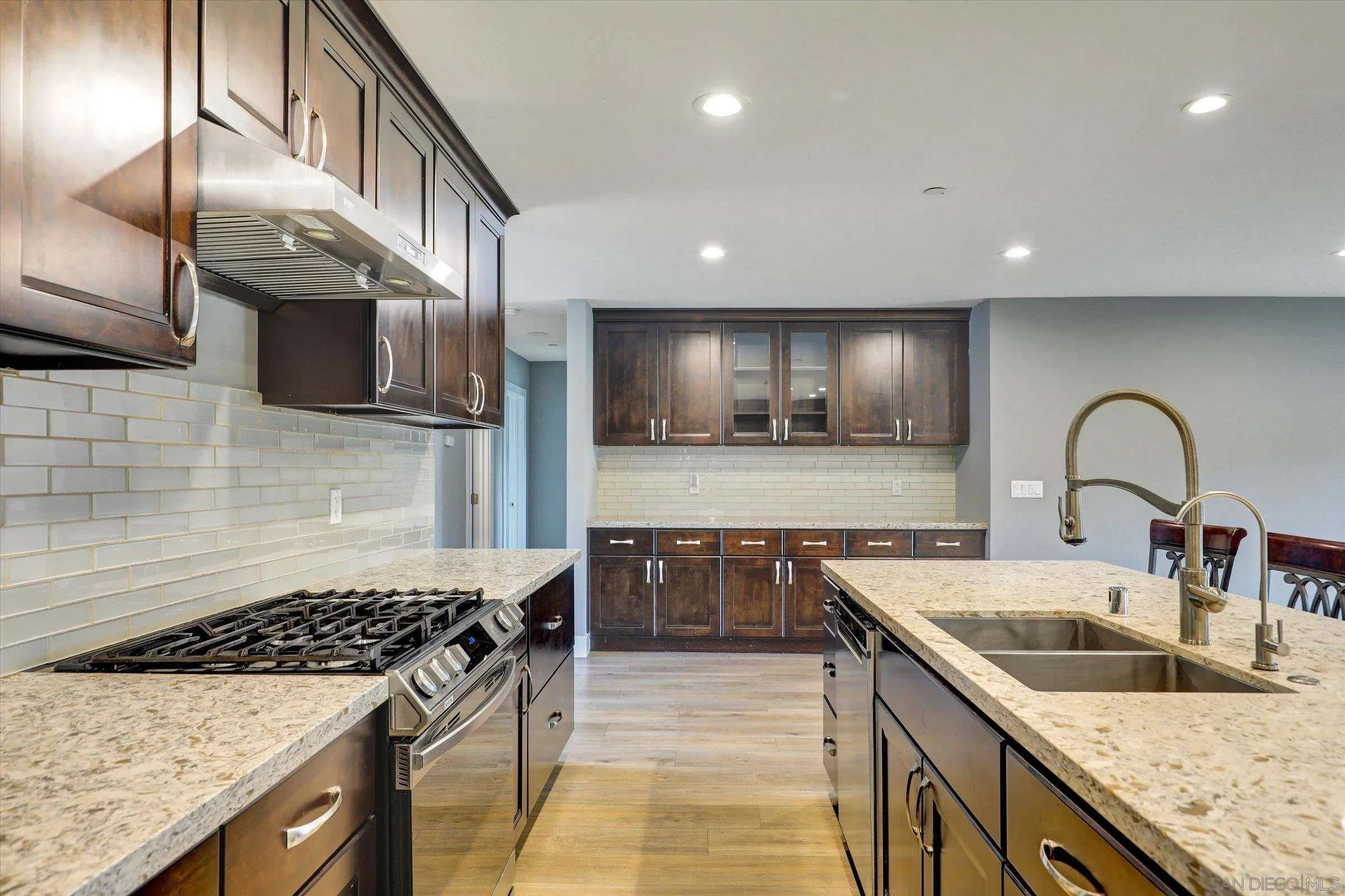 https://cdn.realtyfeed.com/cdn/127/260011412/06bf8c4640fec5176dbe99bec6d2d6d8.webp