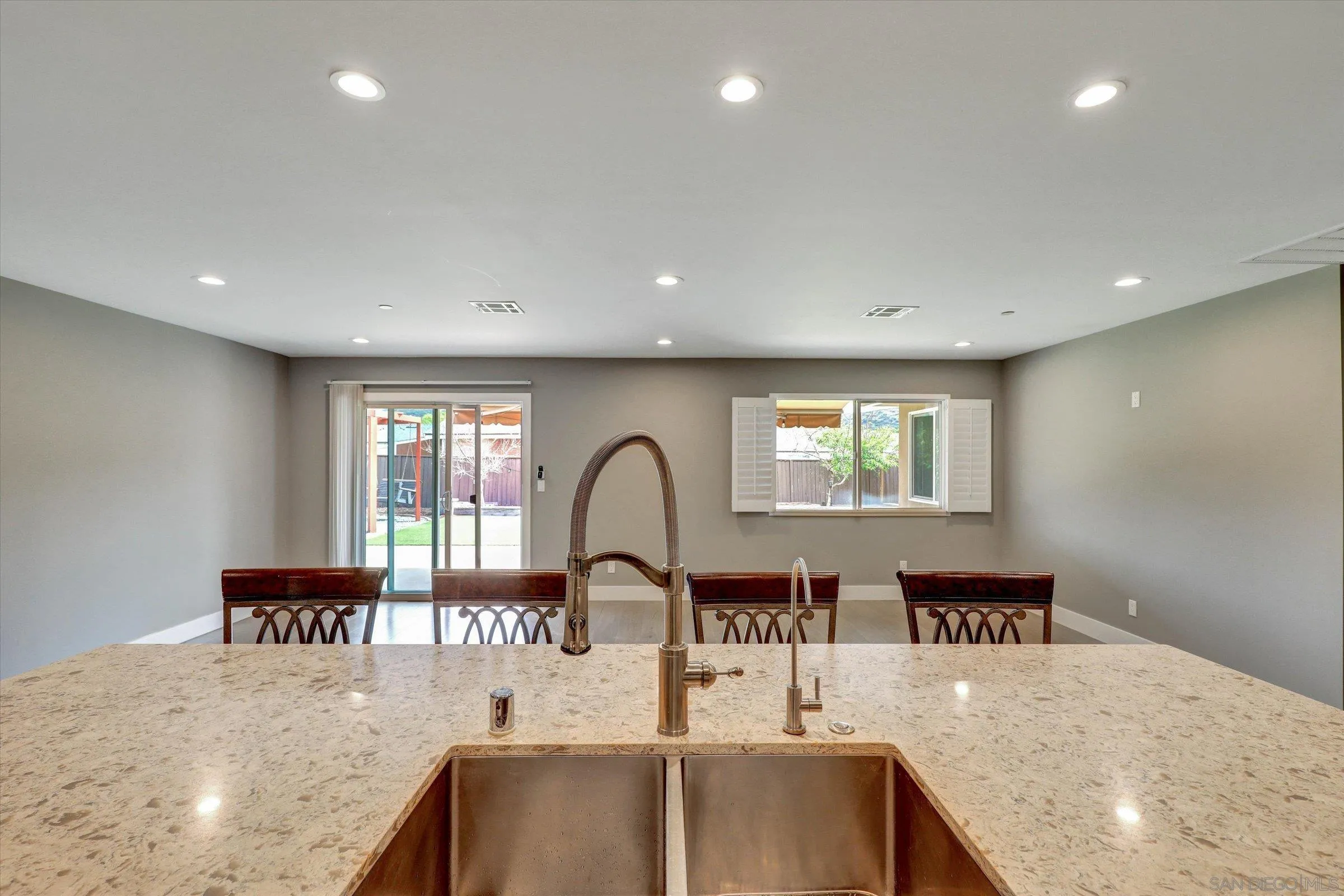 https://cdn.realtyfeed.com/cdn/127/260011412/08a4a377e48c747836da999b1a1aebc7.webp