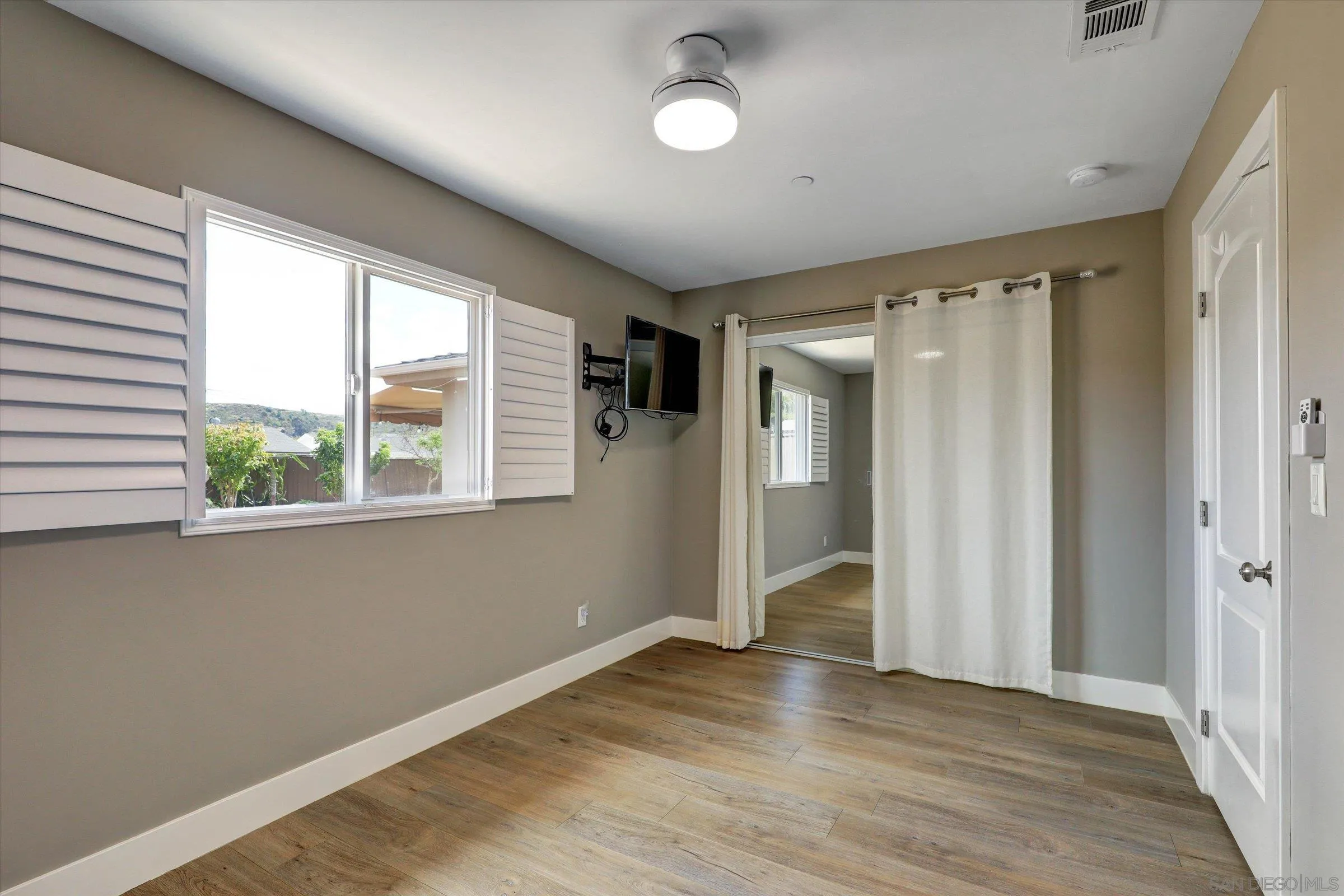 https://cdn.realtyfeed.com/cdn/127/260011412/0ed71ae6e29aa964fb3ff98c98c77db6.webp
