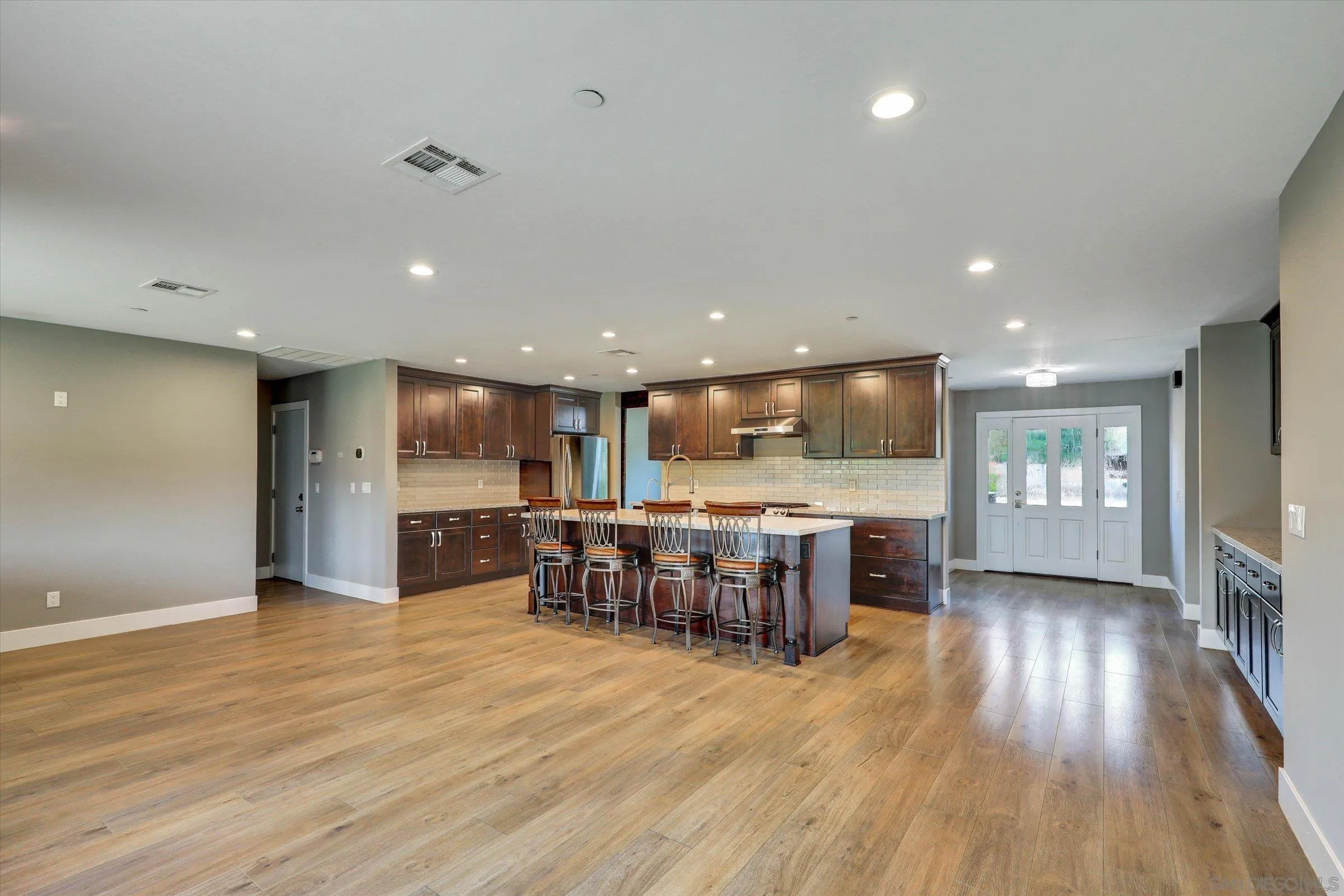 https://cdn.realtyfeed.com/cdn/127/260011412/0fa5be4da84abb8809fc1e958d836473.webp