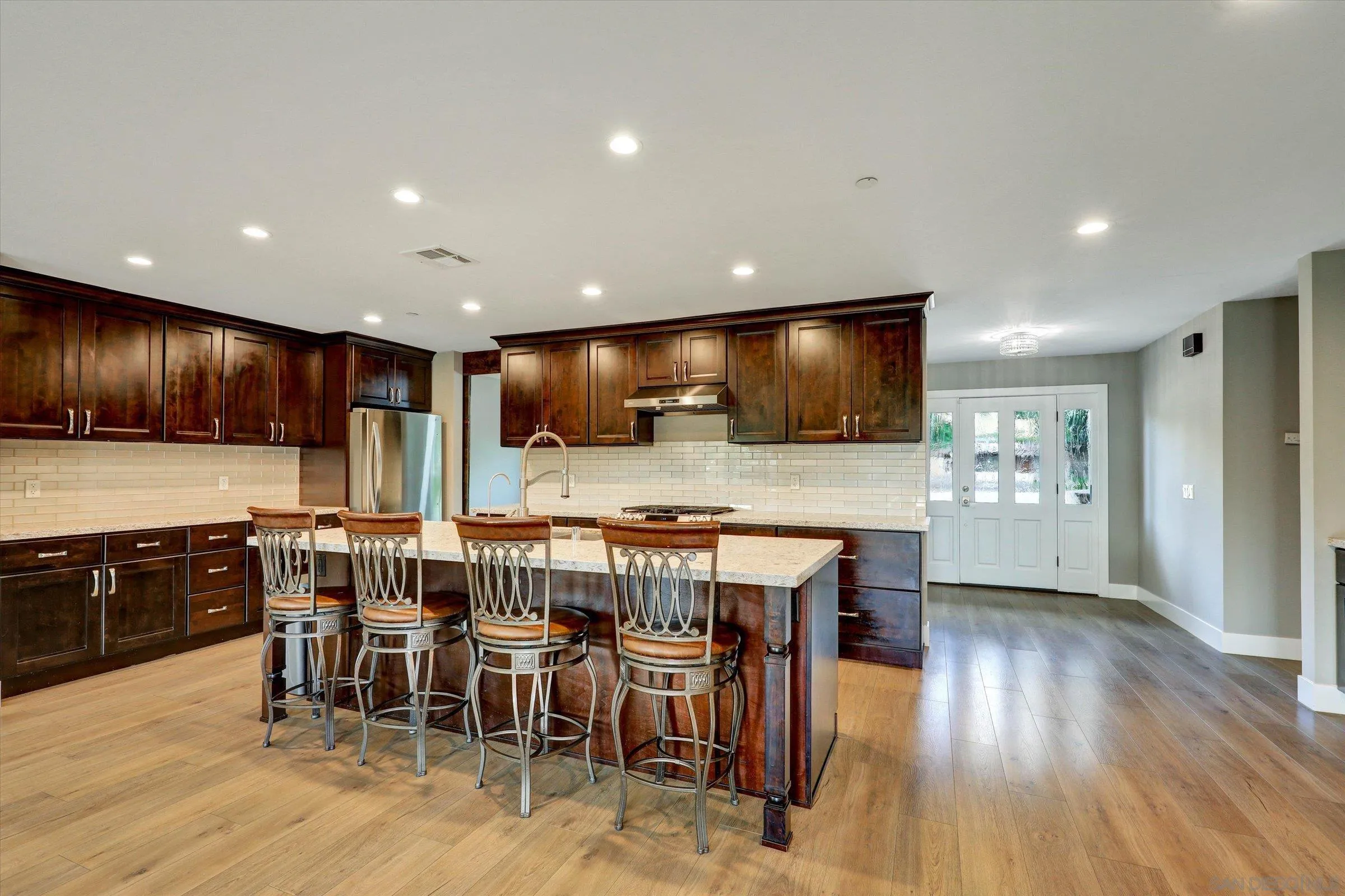 https://cdn.realtyfeed.com/cdn/127/260011412/1095ab49d4be4558a8b04334025a6eb6.webp
