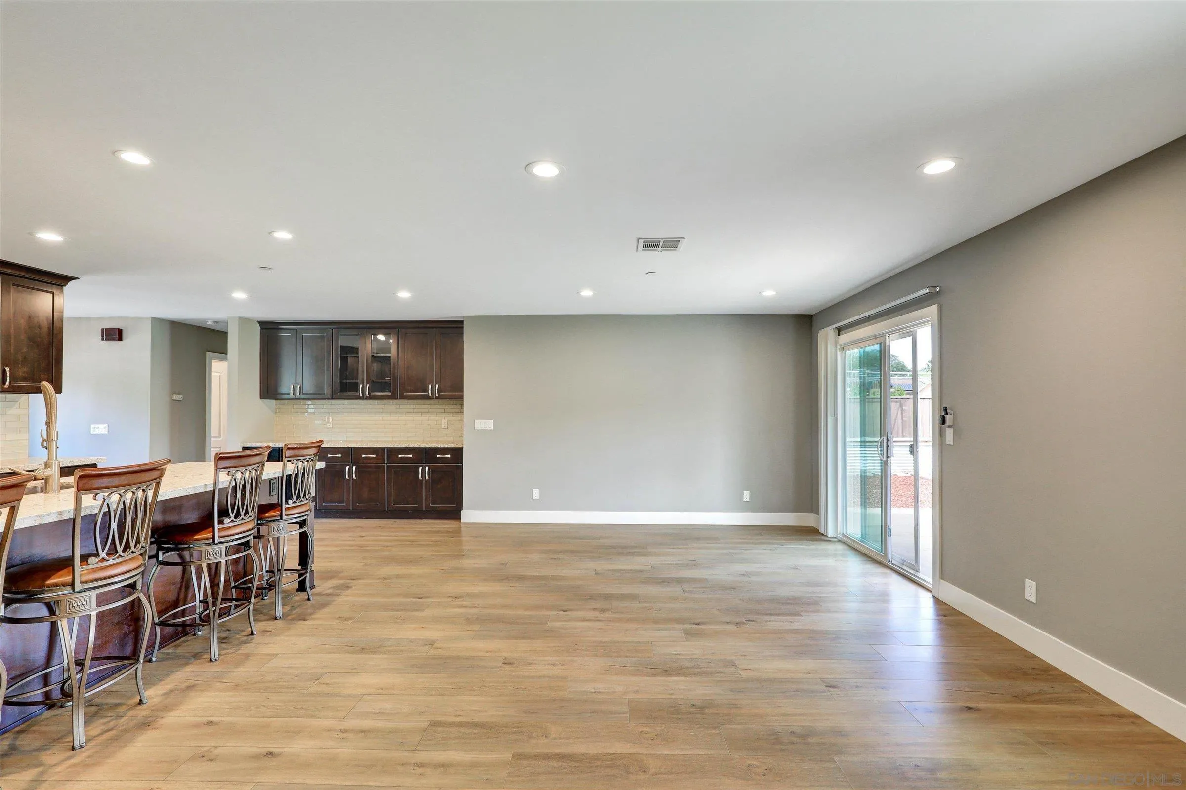https://cdn.realtyfeed.com/cdn/127/260011412/9f03953b565168e0c22516c659d0a8b9.webp