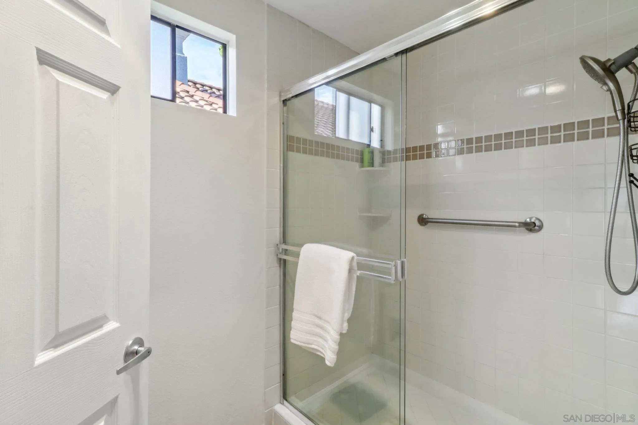 https://cdn.realtyfeed.com/cdn/127/260011418/083a36c761bbf4cc22102dcdacec9761.webp