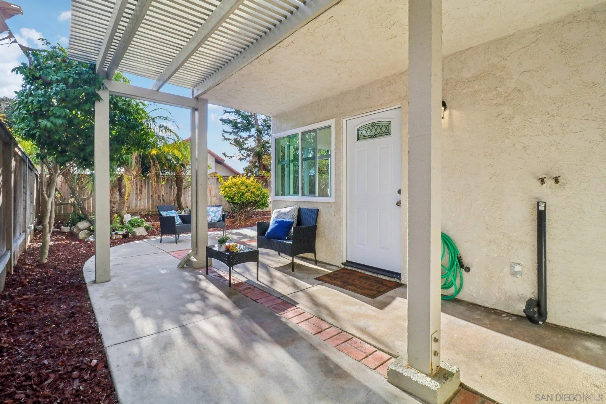 https://cdn.realtyfeed.com/cdn/127/260011418/27dac3d7eb3a4a38ac731d846a08c5c9.webp