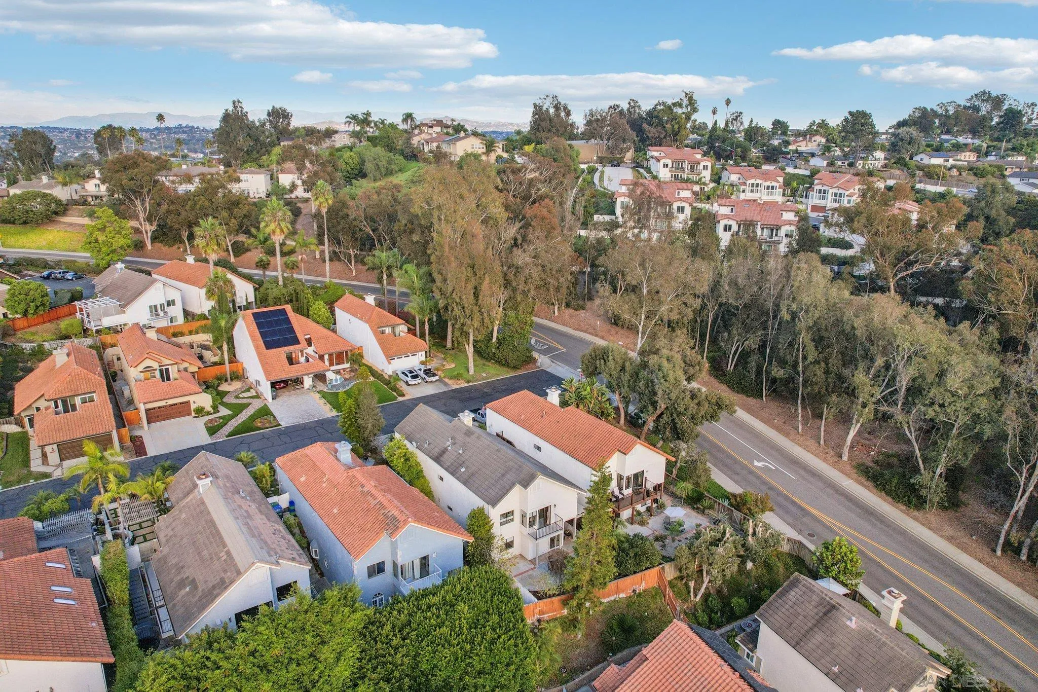 https://cdn.realtyfeed.com/cdn/127/260011418/a2c22113b7ed49ea050e04b202e12276.webp
