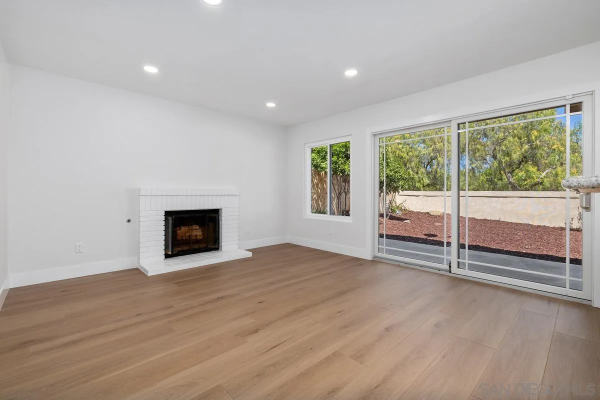 https://cdn.realtyfeed.com/cdn/127/260011419/8d4c6affd1c59dcaaff4b2f64c64a540.webp
