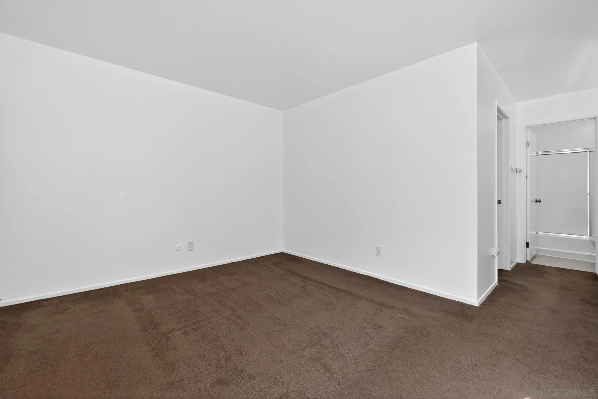 Photo #8: 260011420 Listing: Photo #8