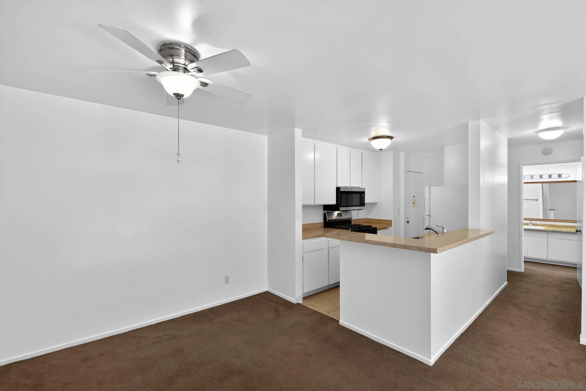 Photo #2: 260011420 Listing: Photo #2