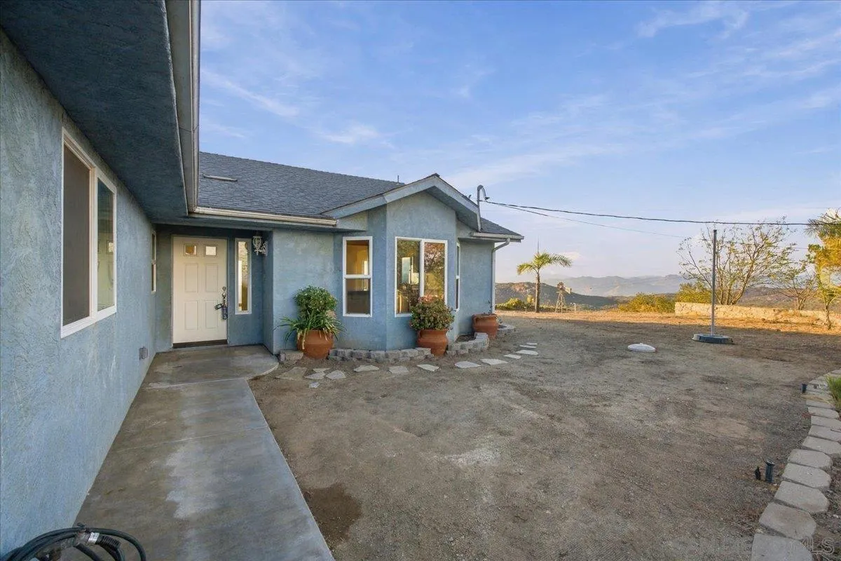 https://cdn.realtyfeed.com/cdn/127/260011422/15cd90704ec48045e4c4f8aff83c978a.webp