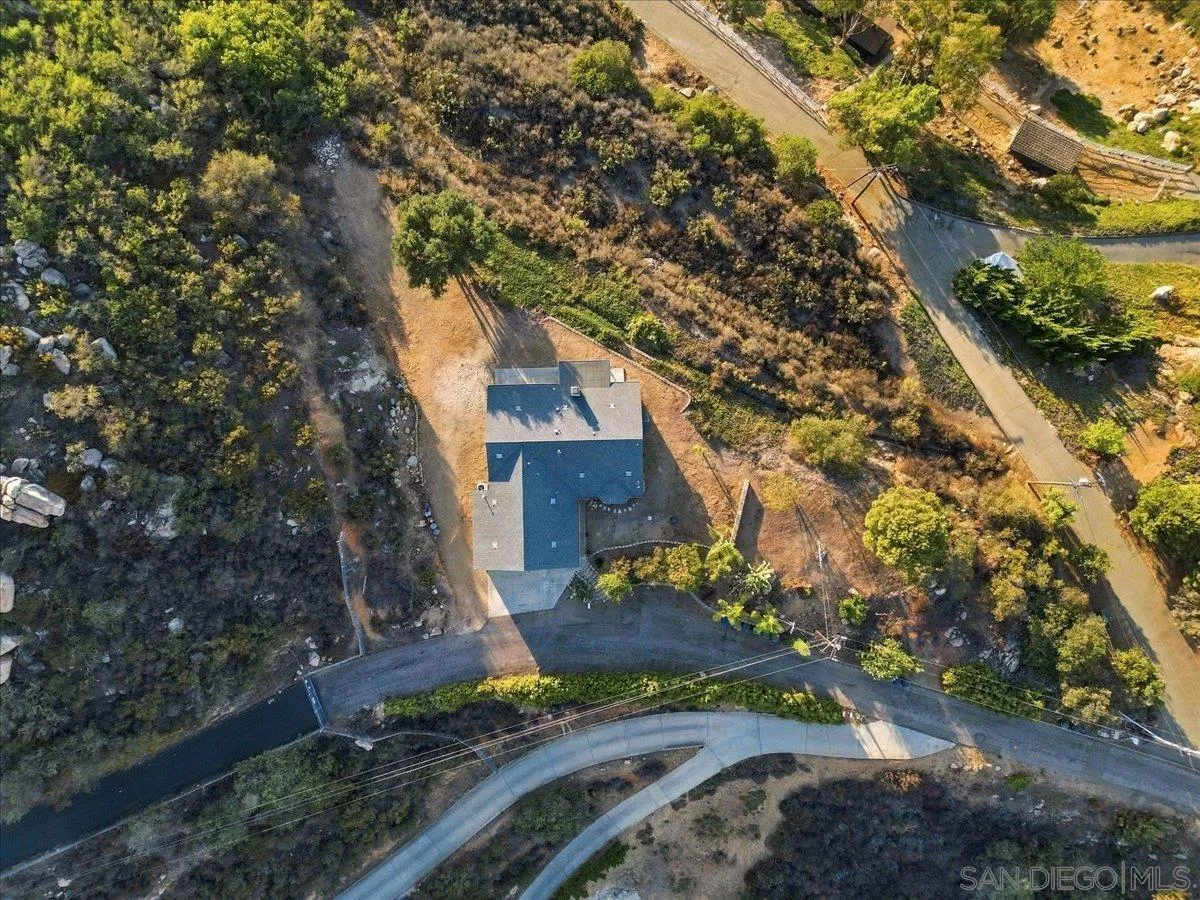 https://cdn.realtyfeed.com/cdn/127/260011422/8a72df63160d27fd813545116ea3bfd4.webp