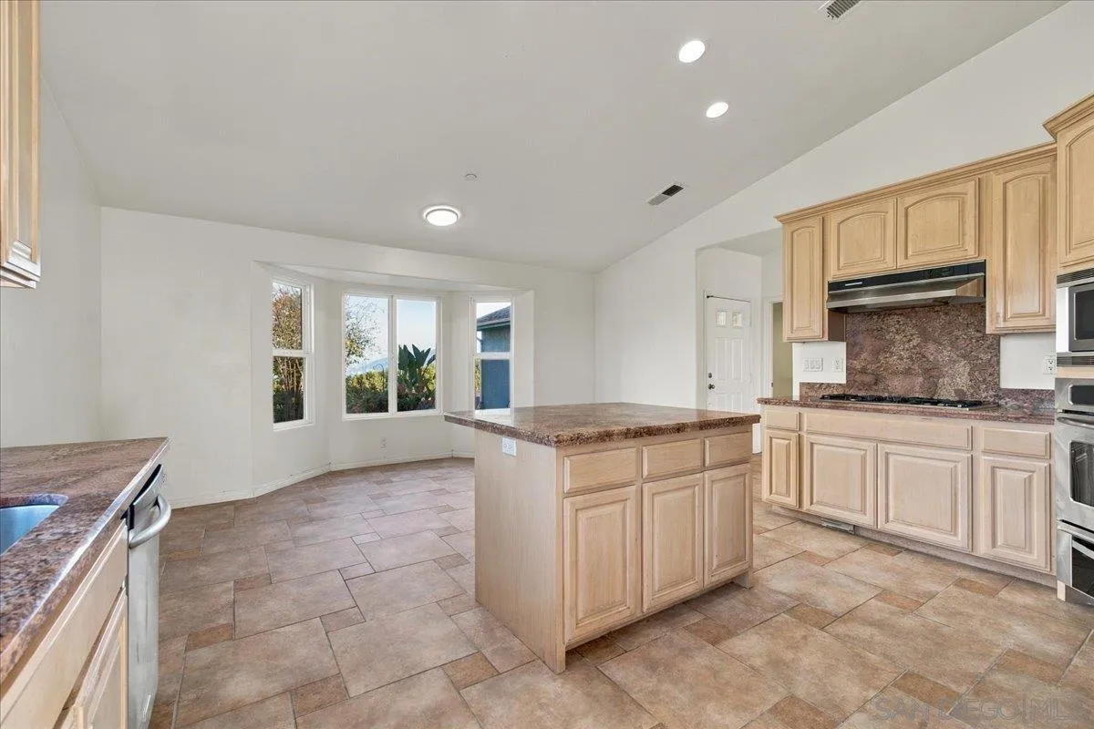 https://cdn.realtyfeed.com/cdn/127/260011422/a3a4731f163501436cab1907284d8480.webp