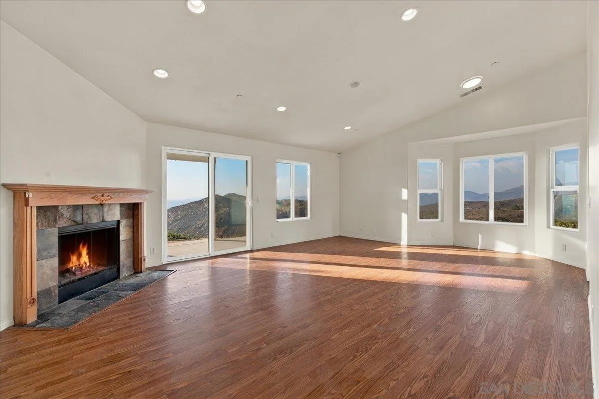 https://cdn.realtyfeed.com/cdn/127/260011422/c430521447344569ade432b7c542d62b.webp