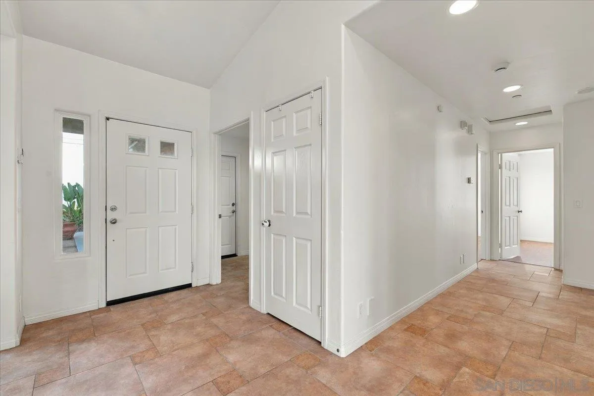https://cdn.realtyfeed.com/cdn/127/260011422/cd892a9ebd85d046d9f291b042275f5e.webp