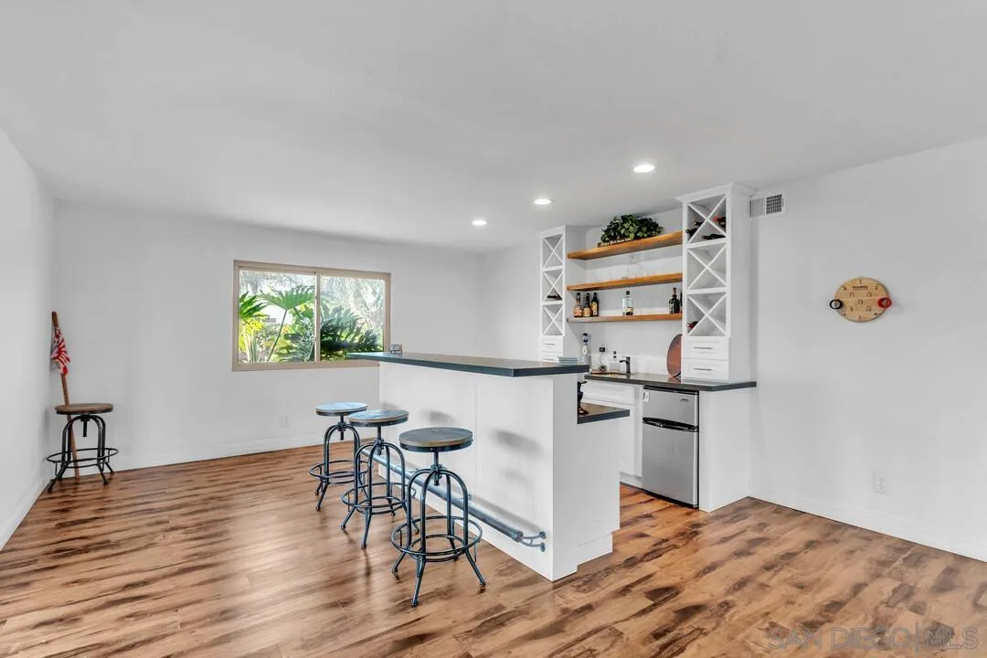 https://cdn.realtyfeed.com/cdn/127/260011423/0f6c05f90fae5abffecd331aeae02284.webp