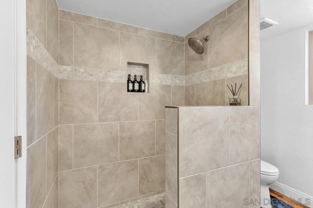 https://cdn.realtyfeed.com/cdn/127/260011423/32984a8a0a411742ae63b559da7ce187.webp