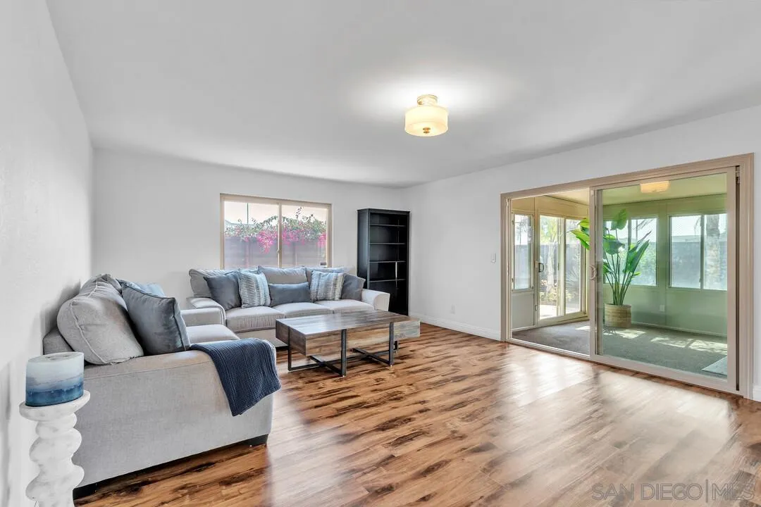 https://cdn.realtyfeed.com/cdn/127/260011423/5b94eb66d5aa4dada72f127d35bd2b85.webp