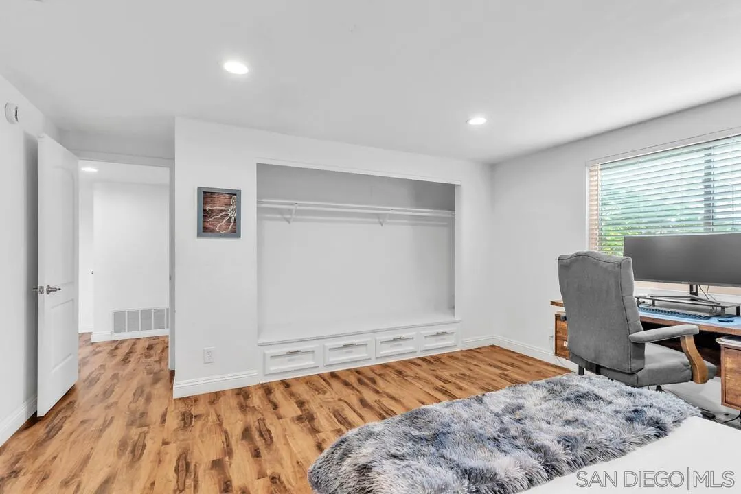 https://cdn.realtyfeed.com/cdn/127/260011423/5d293f2d38f4aa5c2b9499c3f76fb6fb.webp